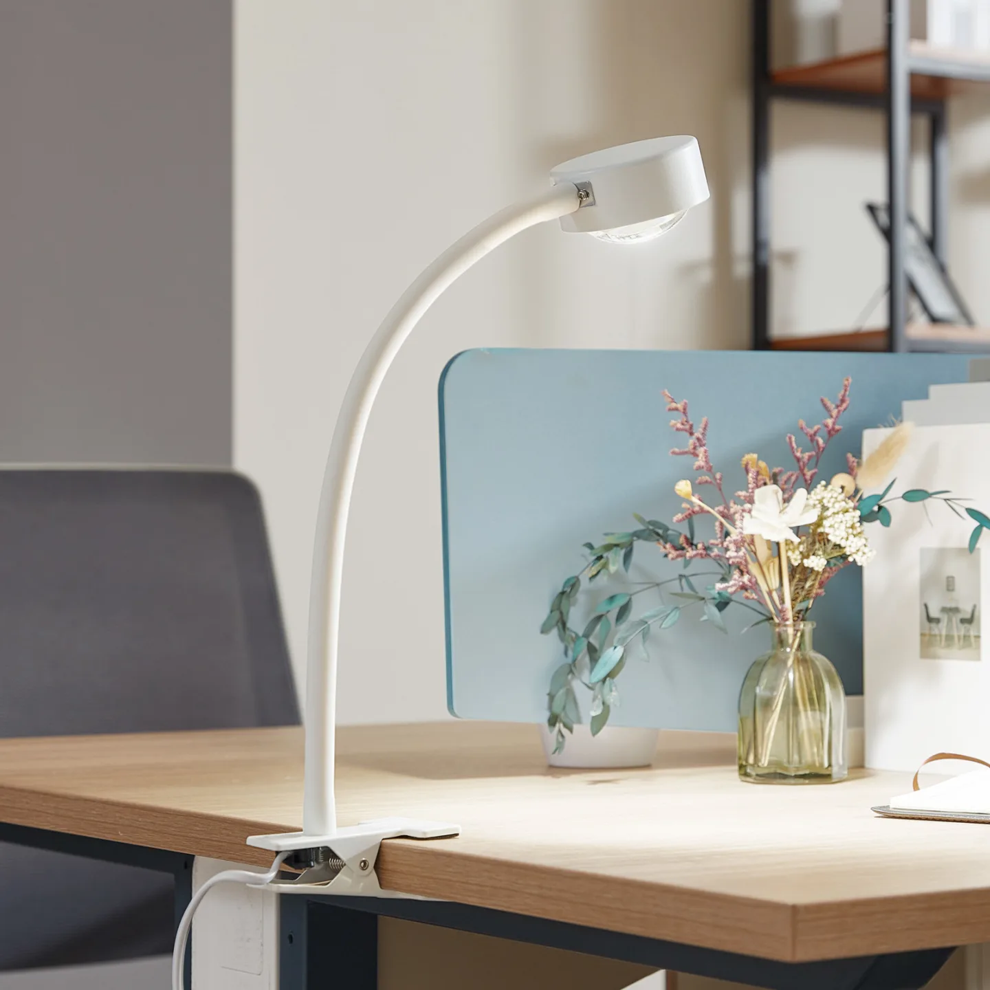 Jyla klämlampa, GX53, matt vit, flexibel arm – Lindby - Vardagsrum - Modern - Metall - Med en ljuskälla