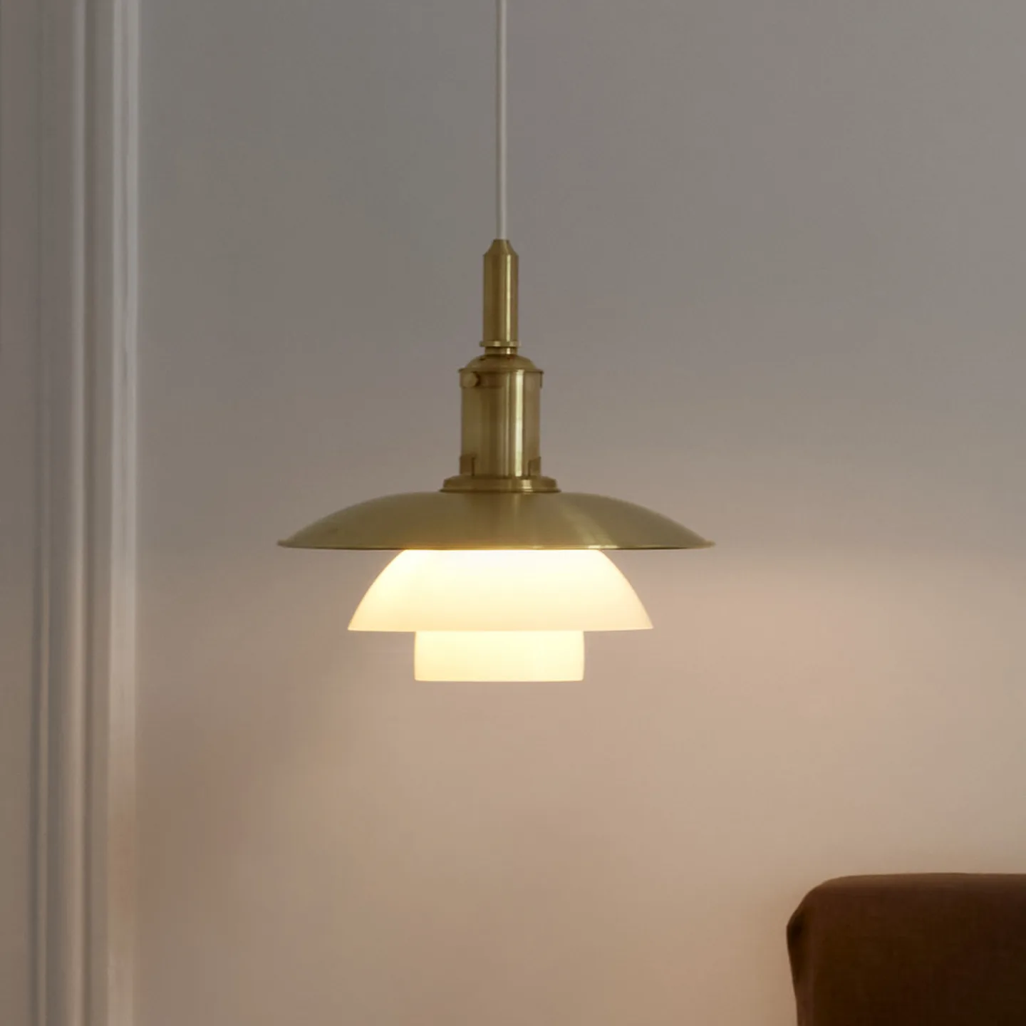 PH 3/3 Hängelampe, Ø 28 cm, messing/weiß - Louis Poulsen - Wohnzimmer - Design - Metall - Einflammig
