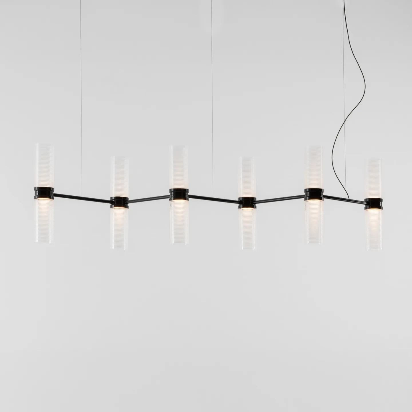 Zephyr Linear App LED-Pendel, schwarz Länge 160 cm - Artemide - Wohnzimmer - Design - Aluminium - Mehrflammig