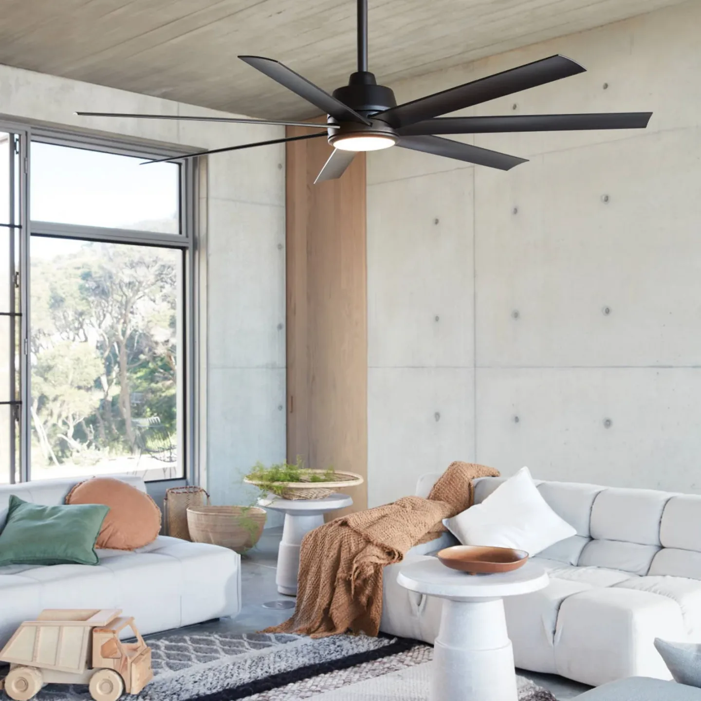 Atlanta takfläkt med belysning, svart, tystgående – Beacon Beacon Lighting - Vardagsrum - Modern - Plast