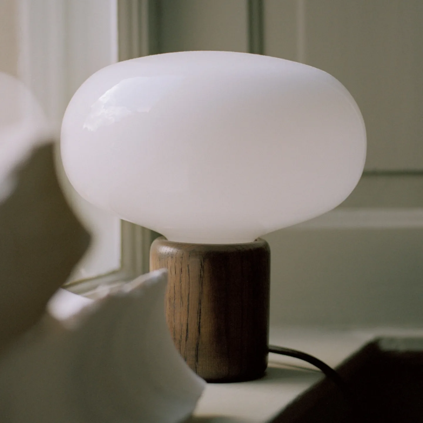Karl-Johan Bordlampe Smoked Oak - New Works - Stue - Design - Tre