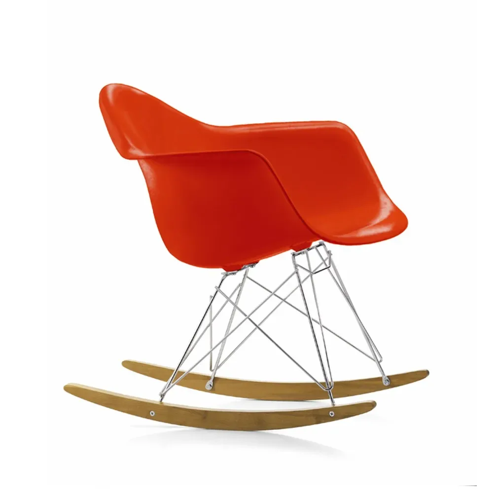 Vitra Eames Plastic Armchair RE RAR gungstol 03 poppy red-chrome-golden maple