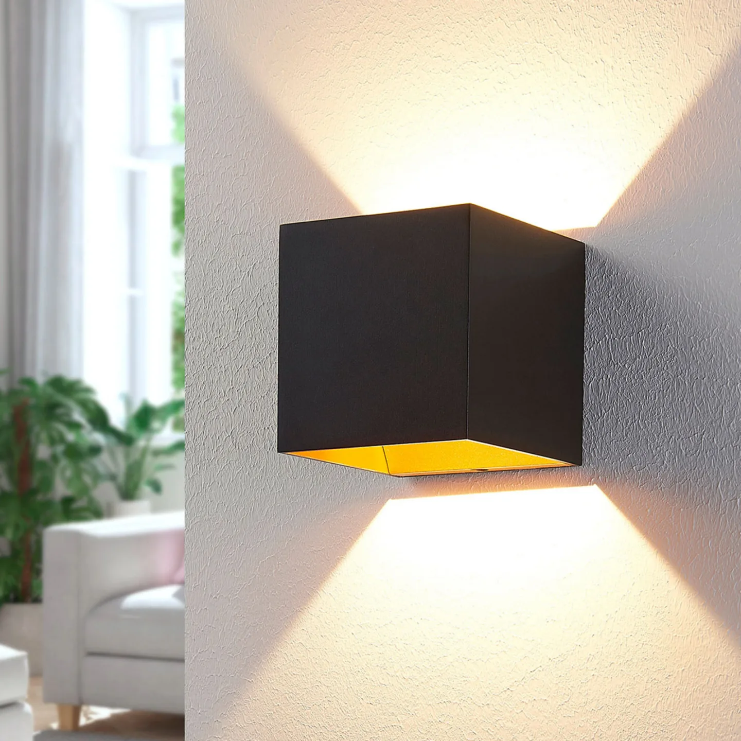 Zuzana Væglampe Sort/Guld - Arcchio - Entré - Moderne - Aluminium - Kantet