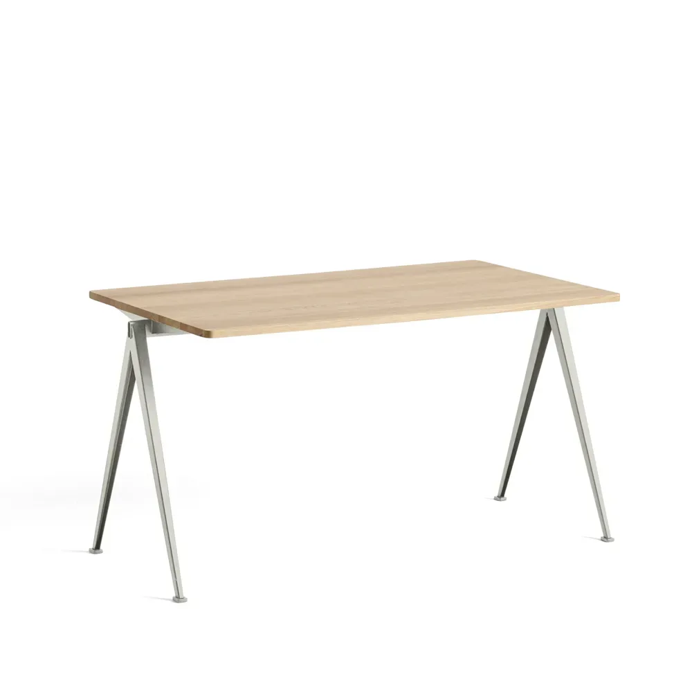 HAY Pyramid 01 Schreibtisch Oak matt lacqured-140x75cm-beige Stahlgestell