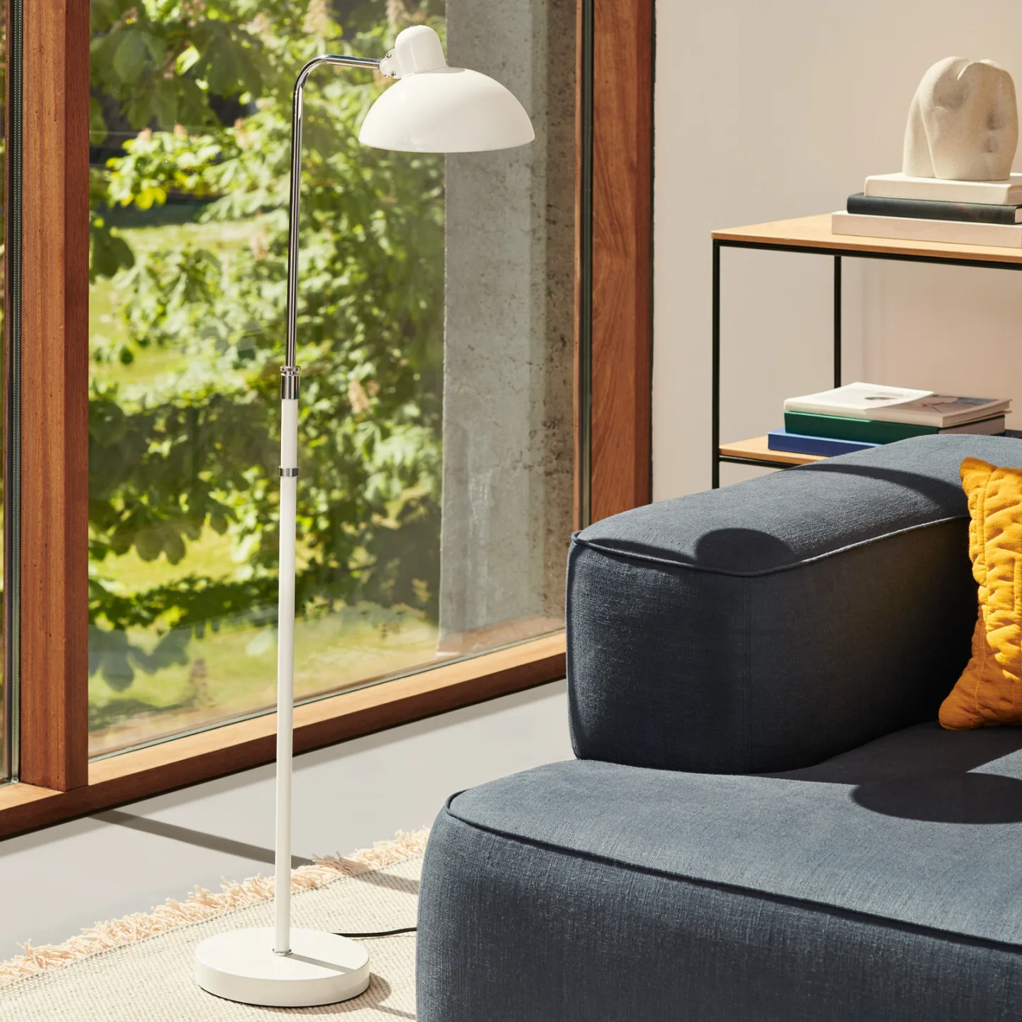 Fritz Hansen Kaiser Idell 6580-F Luxus Stehleuchte White