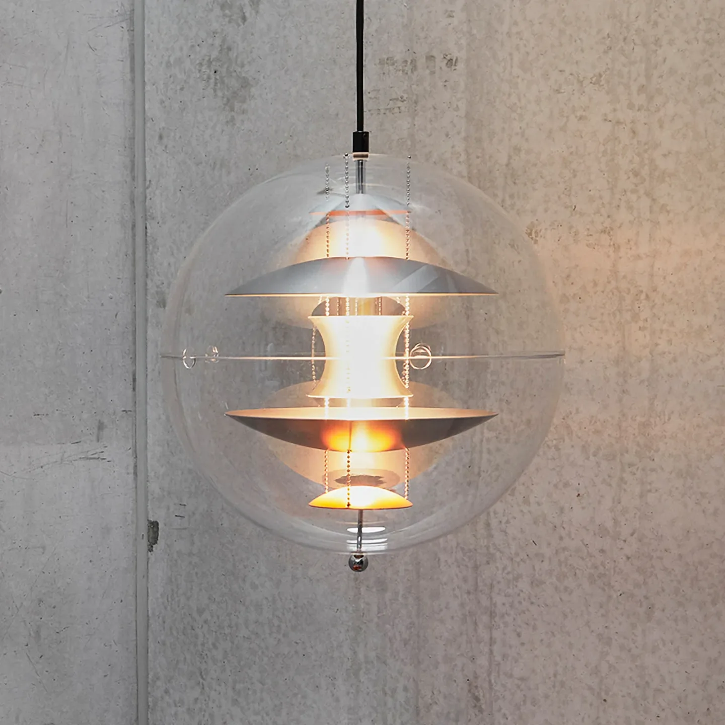 VP Globe Pendel 40 Brushed Alu - Verpan - Stue - Design - Plast - Med en lyskilde