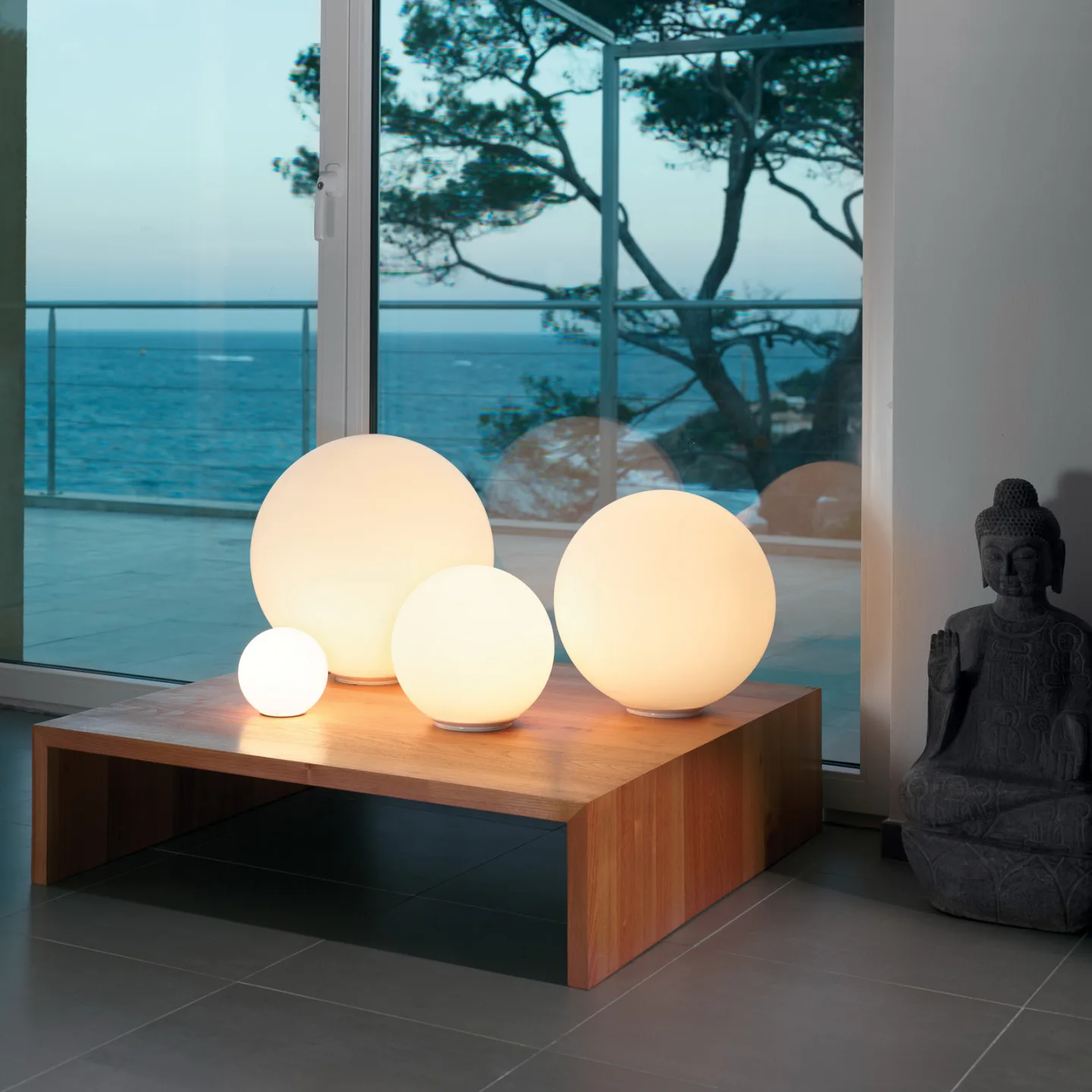 Dioscuri 42 T Bordlampe - Artemide - Stue - Design - Glass - Kule