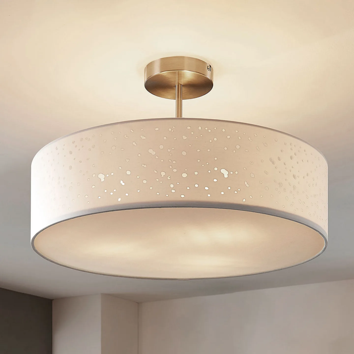 Umma Deckenleuchte H30 White/Satin Nickel - Lindby - Wohnzimmer - Modern - Stoff / Textil - Mit Abstand