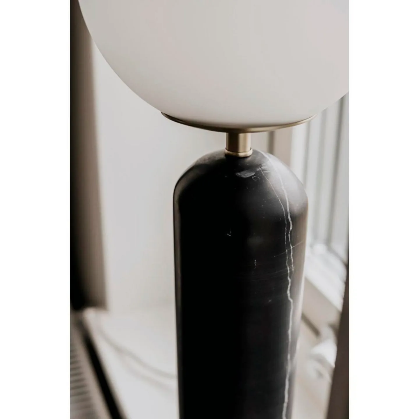 Torrano bordlampe svart - Globen Lighting - Stue - Design - Glass - Med en lyskilde