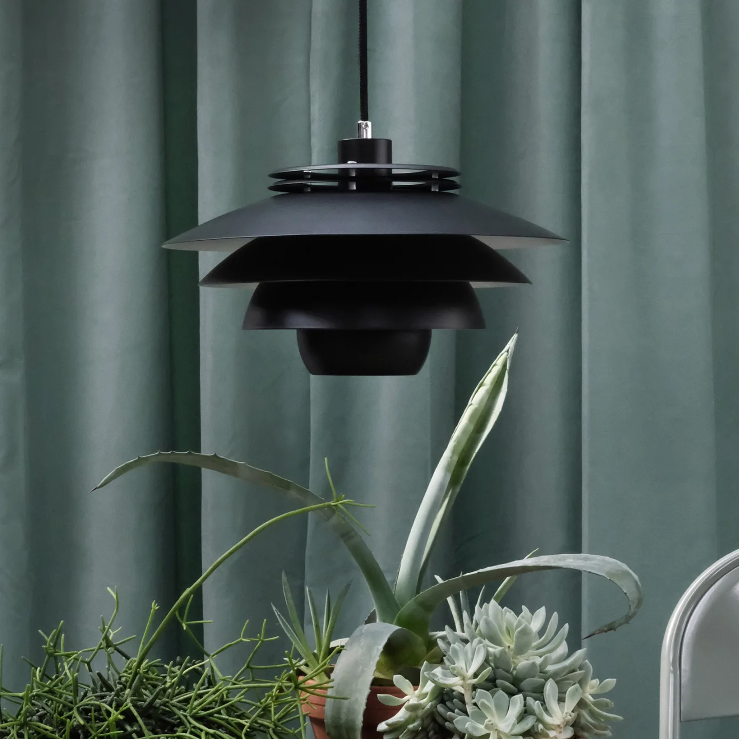 Ejka Pendel Matt Black - Dyberg Larsen - Stue - Design - Metal - Med én lyskilde