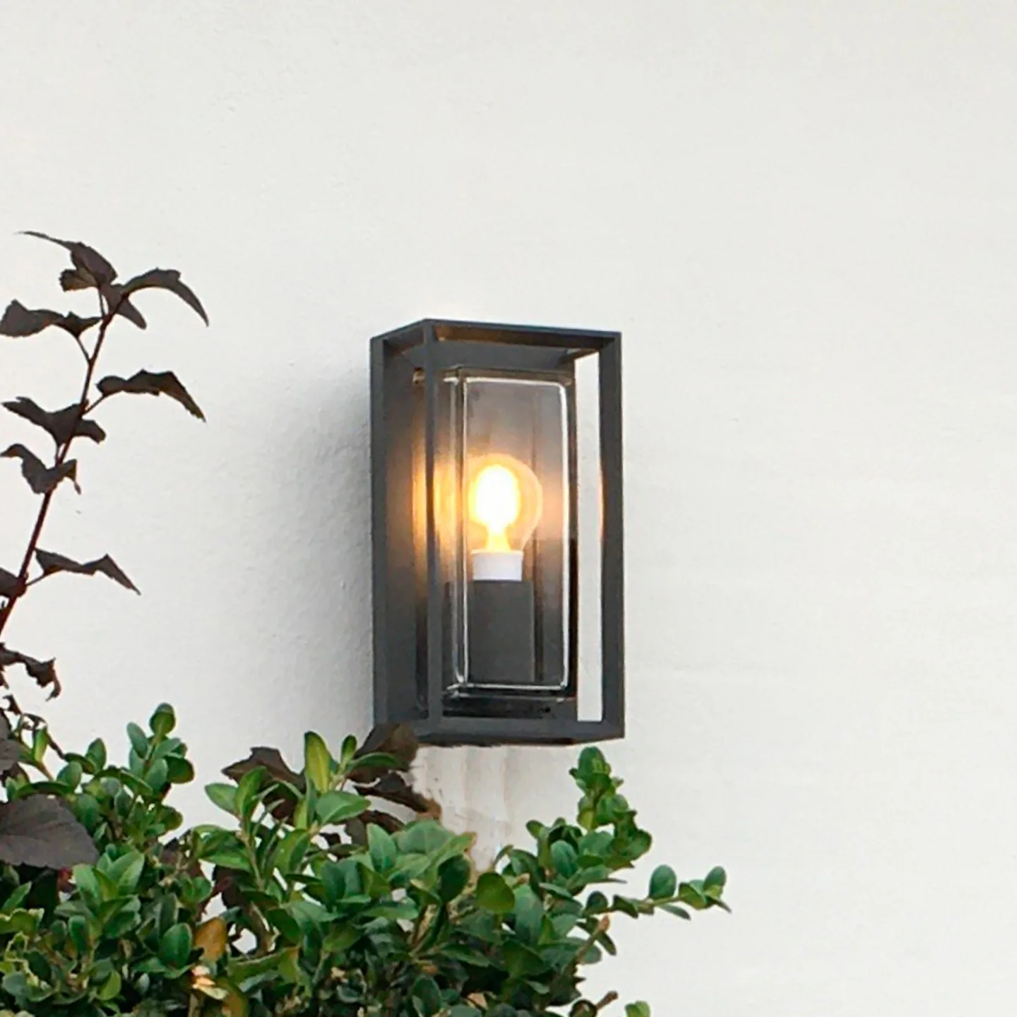 Loke Utomhus Vägglampa Black - Loom Design - Modern - Metall - Vinklad