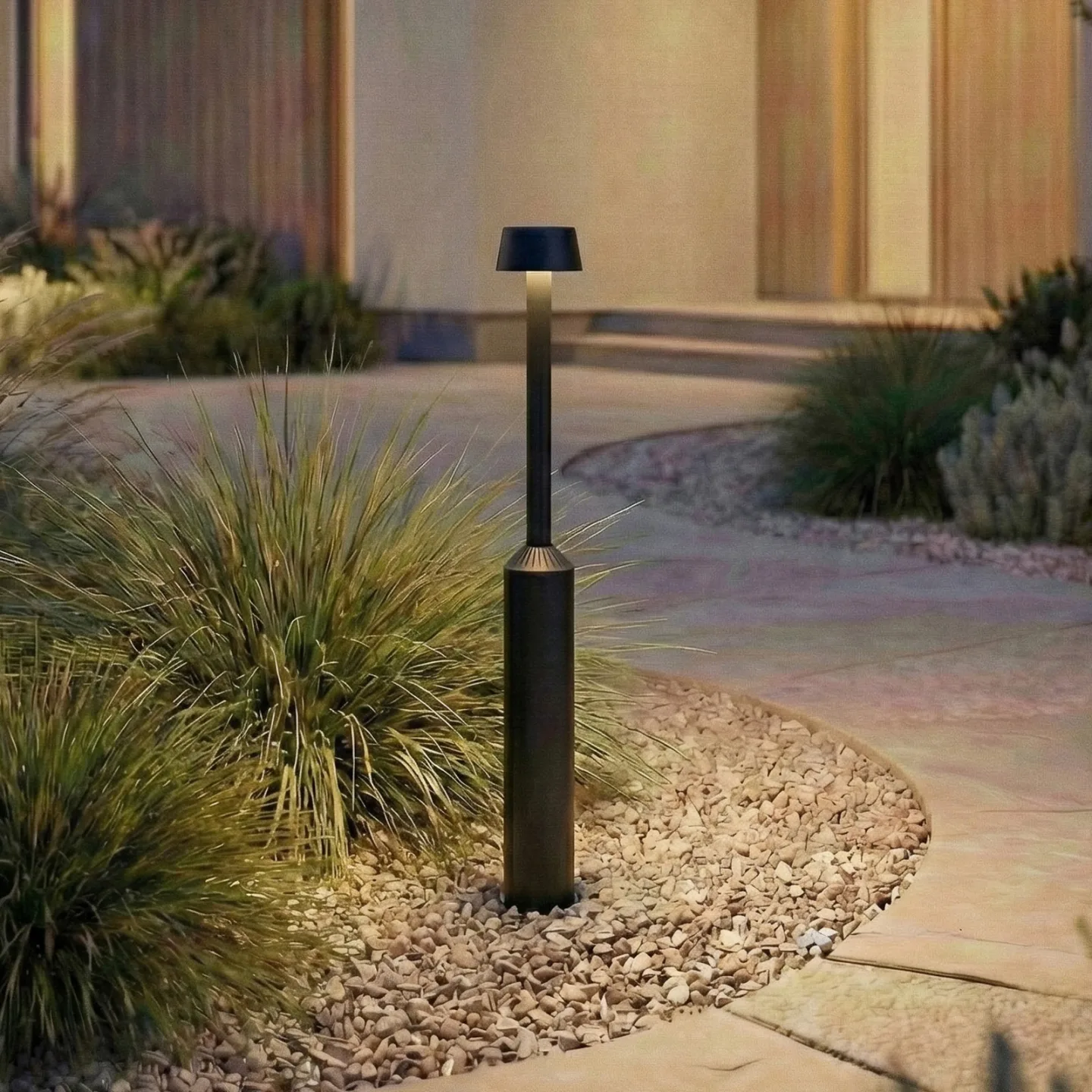 Tareko LED-gadelampe, IP65, højdejusterbar, 90 cm, antracit - Lucande - Terrasse - Moderne - Aluminium - Med én lyskilde