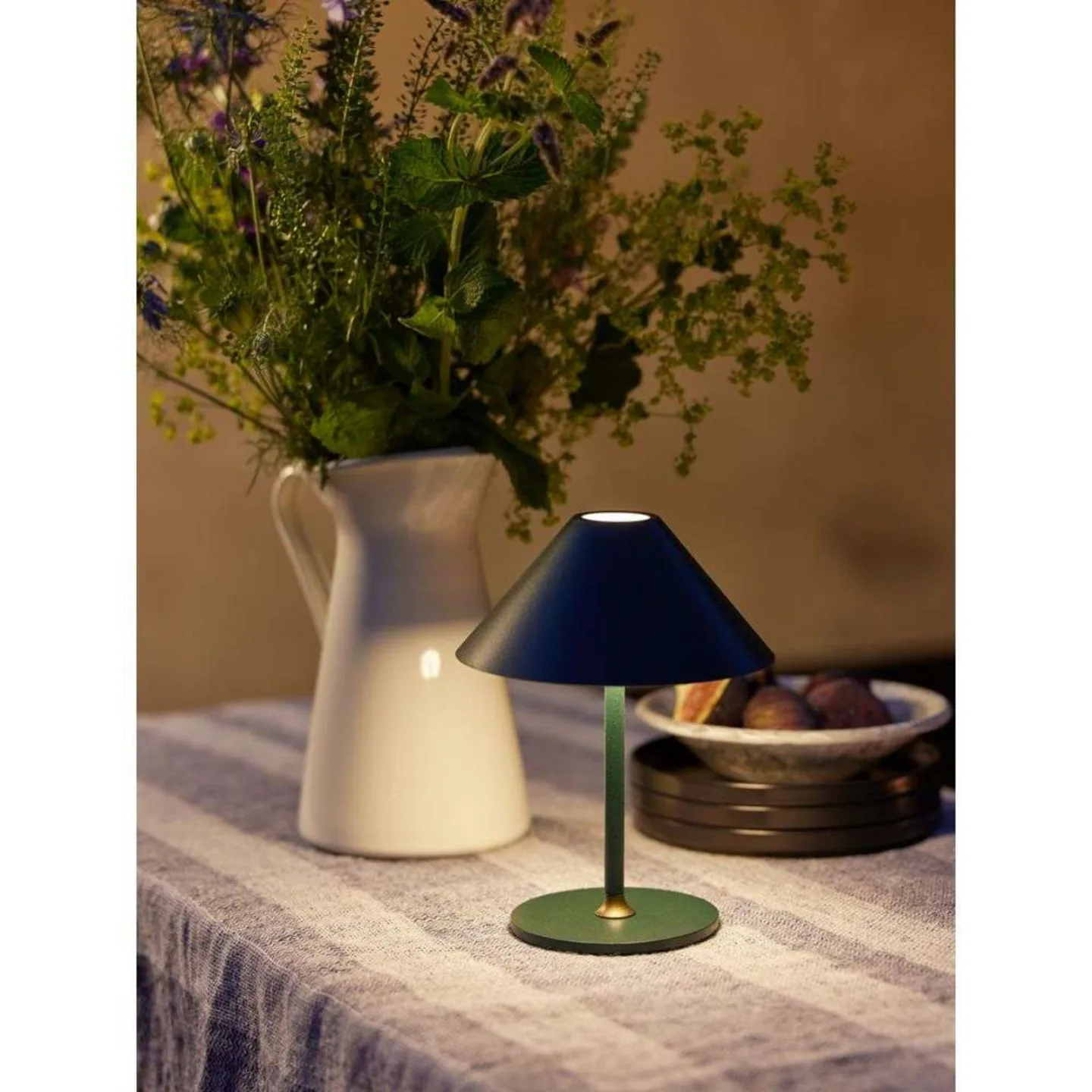 Hygge Portable Tischleuchte Ø19 Deep Green - Halo Design - Wohnzimmer - Metall