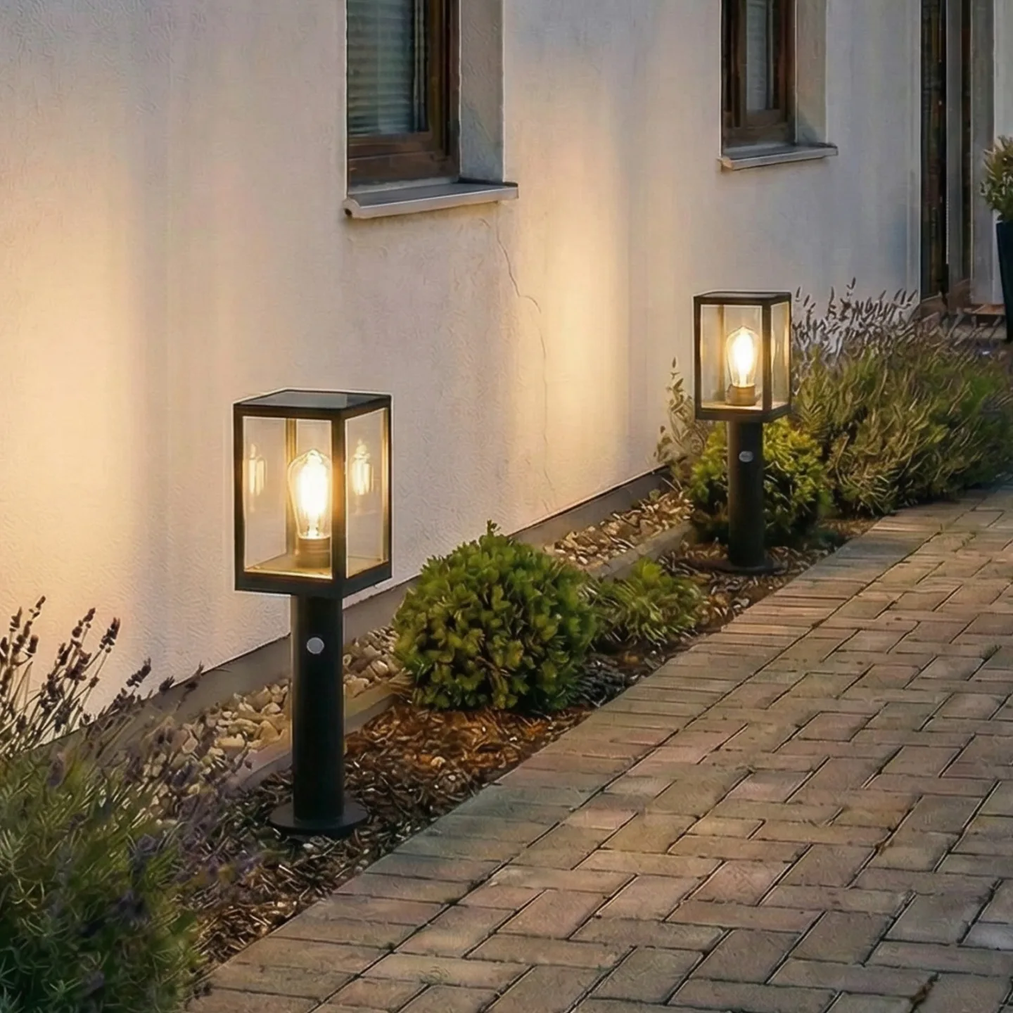 Relto LED-Solar-Wegeleuchte, Sensor, Erdspieß, 50cm - Lindby - Terrasse - Modern - Glas - Eckig