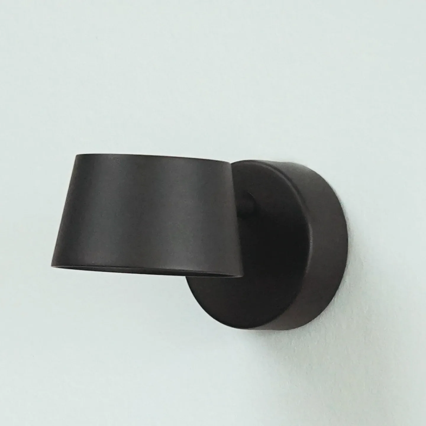 Direction Short LED-Wandlampe schwarz 9 cm touchdim Antidark - Wohnzimmer - Modern - Metall - Einflammig