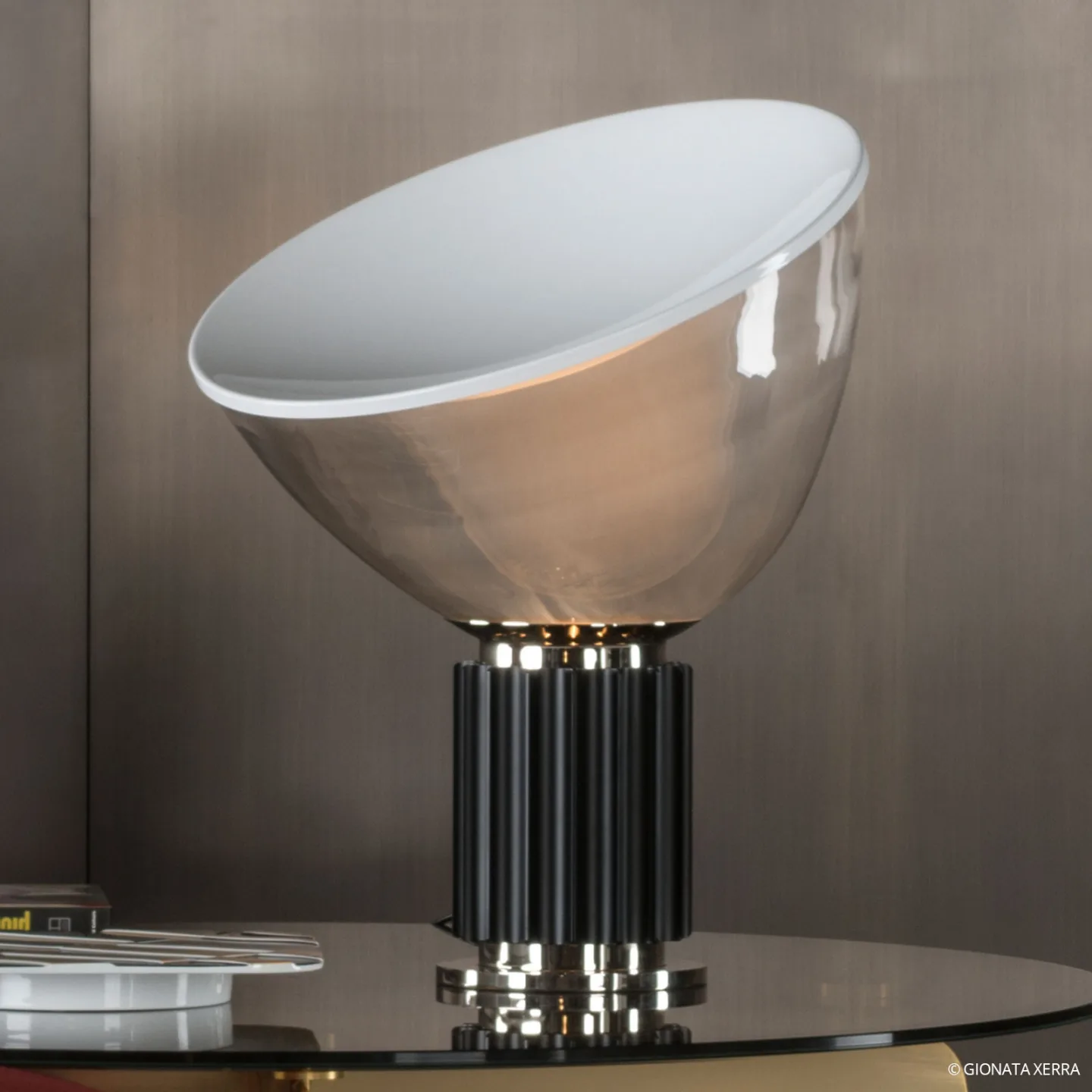 Taccia LED Bordlampe Small Black - Flos Taccia small - Stue - Design - Metall - Med en lyskilde