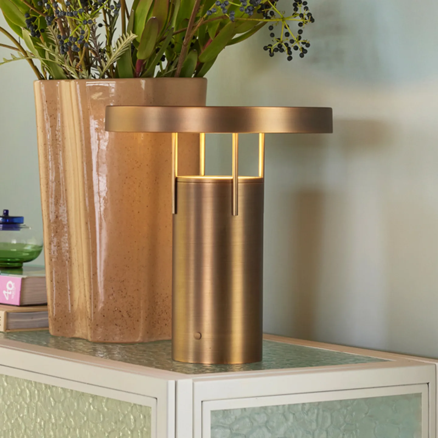 BringMe LED-batteridriven bordslampa, bronsbrun, 28 cm – HÜBSCH - Terrass - Metall - Med en ljuskälla