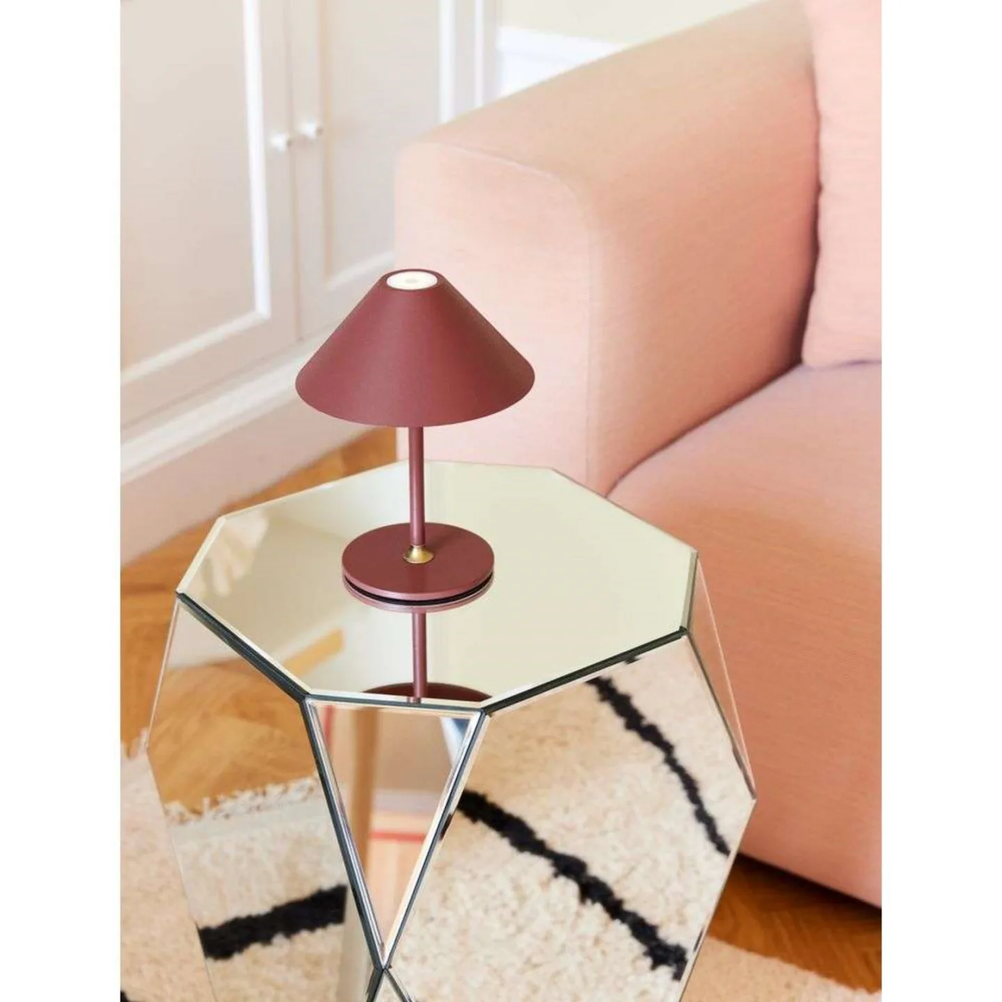 Hygge Portable Bordlampe Bordeaux - Halo Design - Stue - Metall