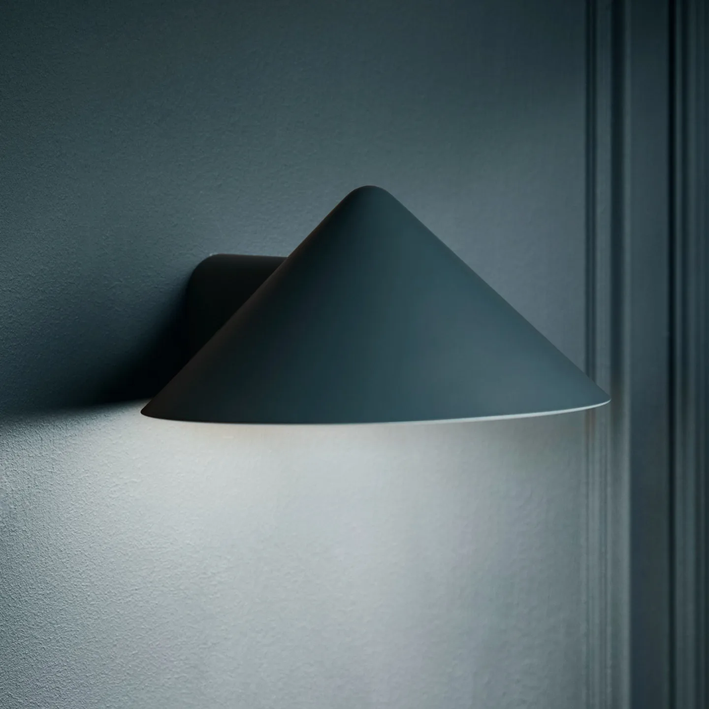 Grasp LED-Akku-Wandlampe Petrol - FRANDSEN - Wohnzimmer - Design - Edelstahl - Einflammig