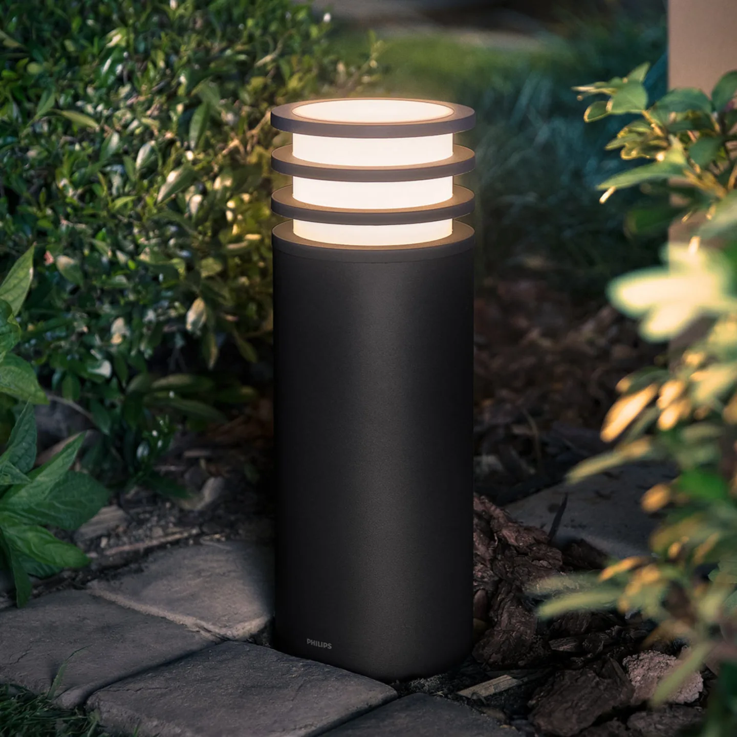 Lucca LED-sokkellampe, sort, smart - Philips Hue Philips Hue Lucca - Moderne - Metal - Med én lyskilde