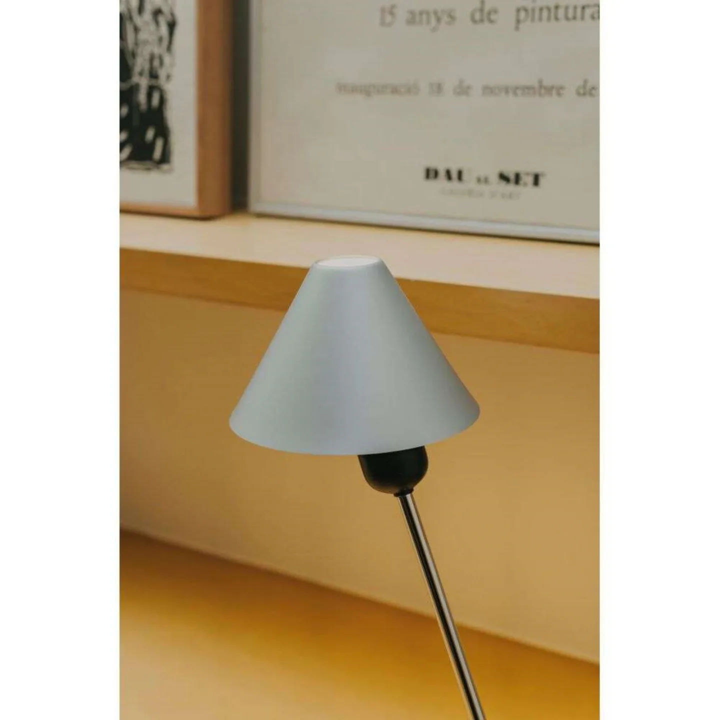 Gira Bordslampa Aluminium/Natural - Santa & Cole - Vardagsrum
