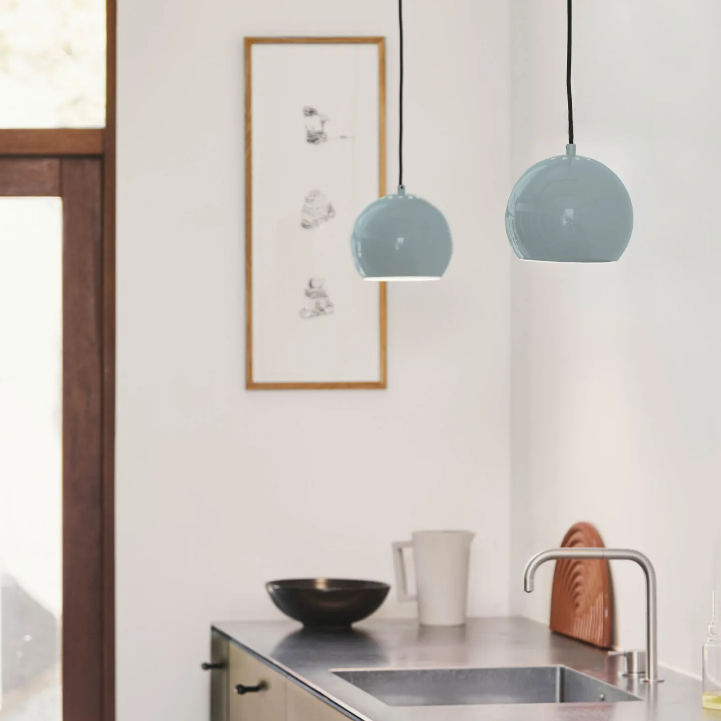 Ball Taklampa Ø18 Glossy Mint - Frandsen - Vardagsrum - Design - Metall - Med en ljuskälla