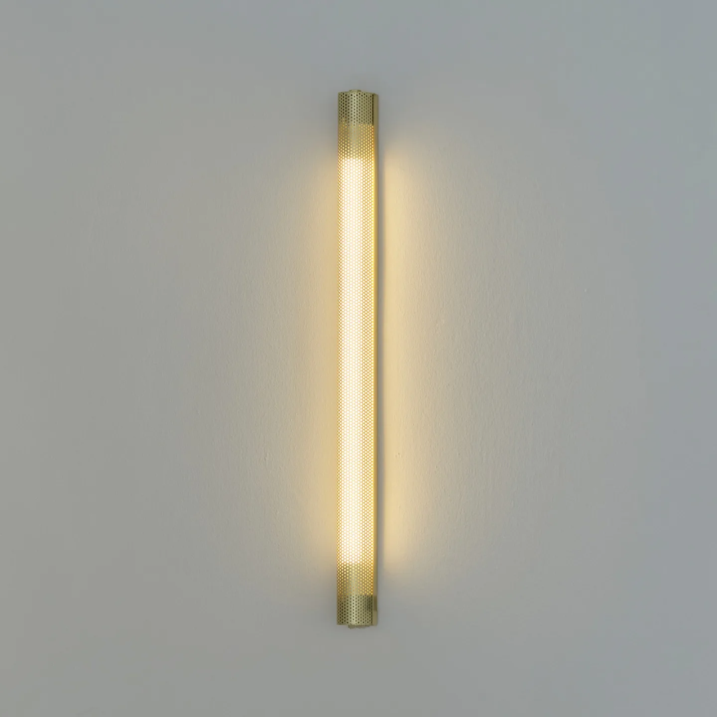 Gejst Radent vägglampa short 70 cm fast installation Brass