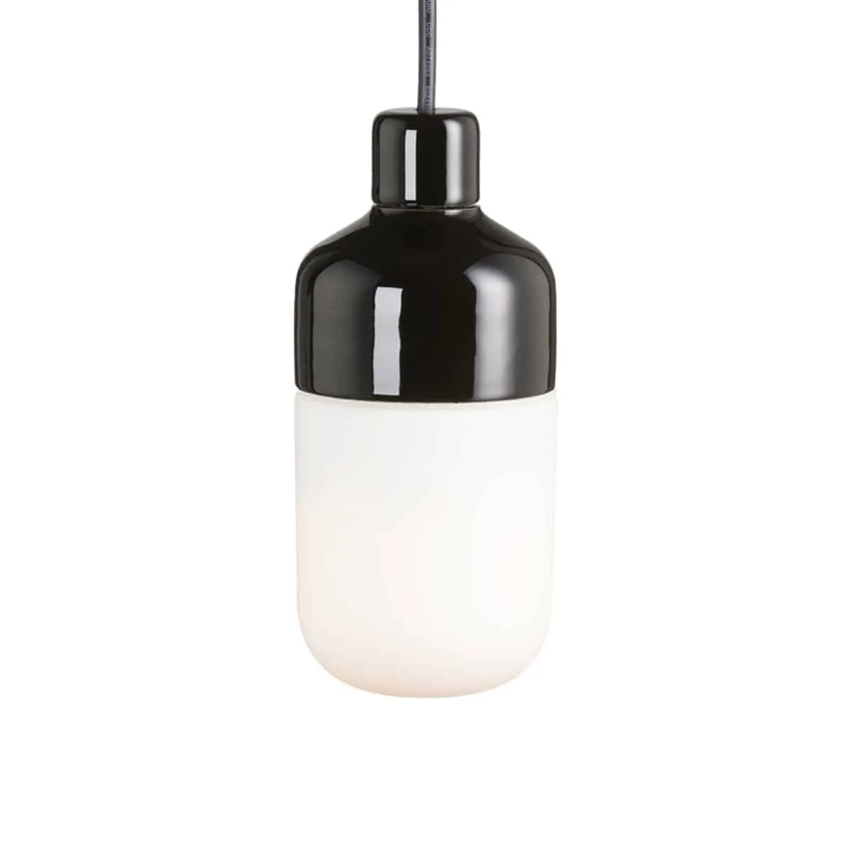 Ohm Pendel Outdoor 100/215 Porslinsarmatur Svart Matt Opalglas