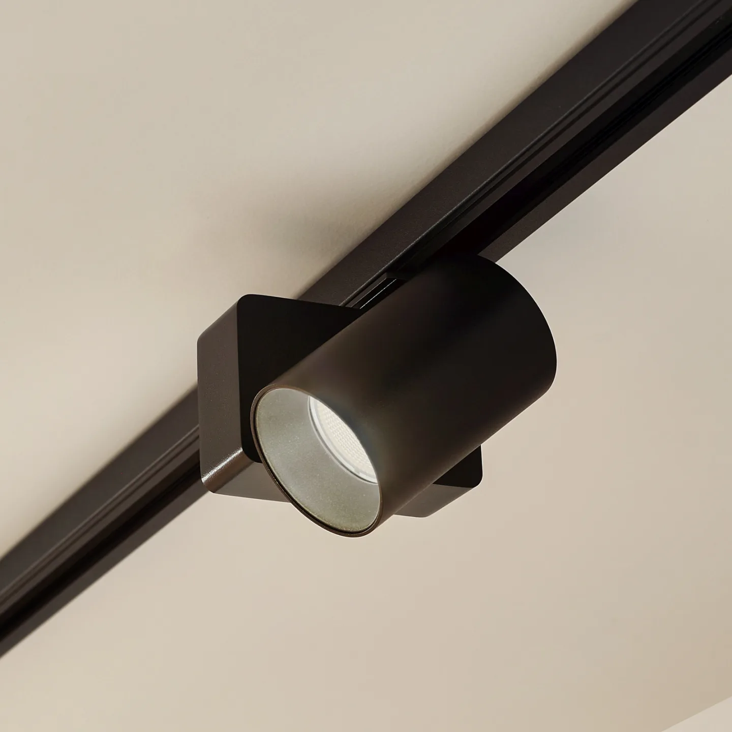 Linaro/Brinja LED Schienenspot Schwarz - Lindby - Wohnzimmer - Modern - Aluminium - Einflammig