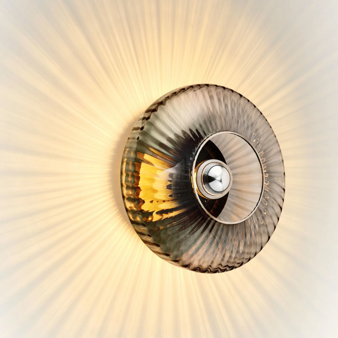 New Wave Optic Wandleuchte XL Smoke/Silver - Design By Us