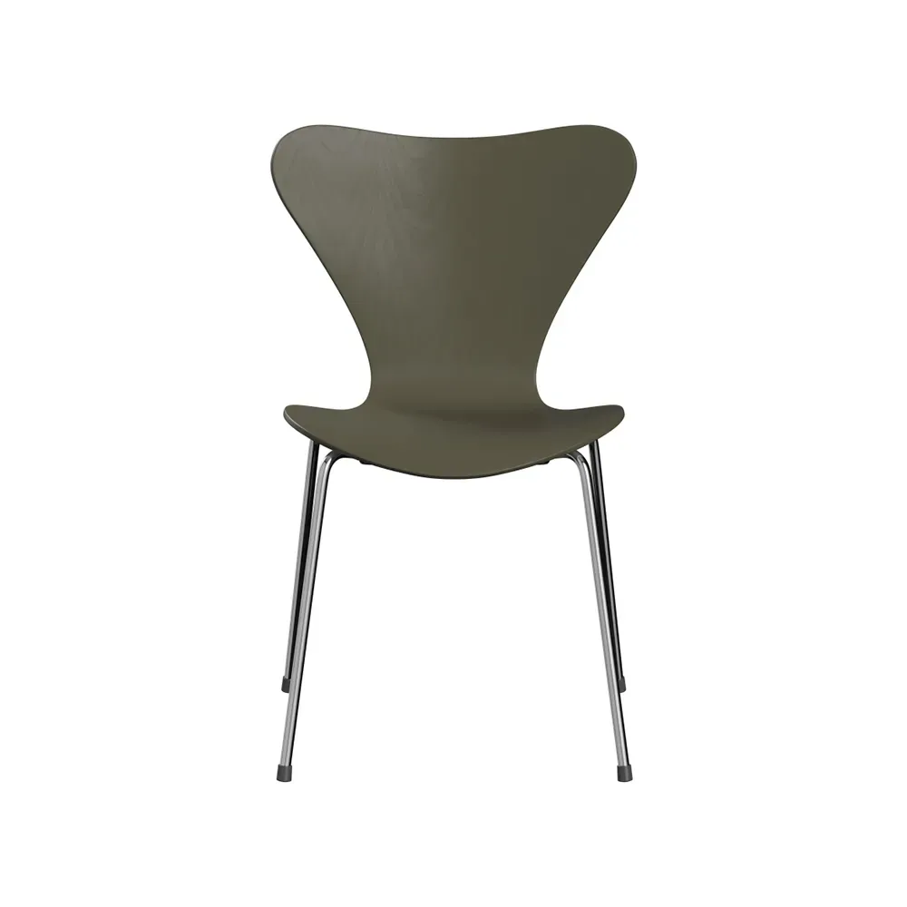 Fritz Hansen Sjuan 3107 stol Olive green-färgad ask-kromat stålstativ
