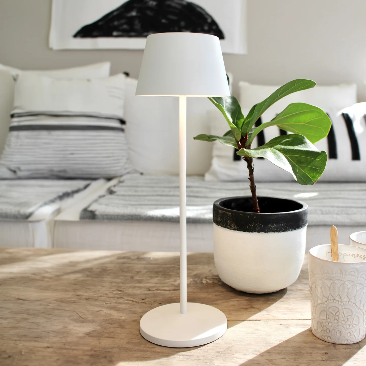 Modi Portable Tischleuchte White - Loom Design - Wohnzimmer - Modern - Metall - Mit Schirm