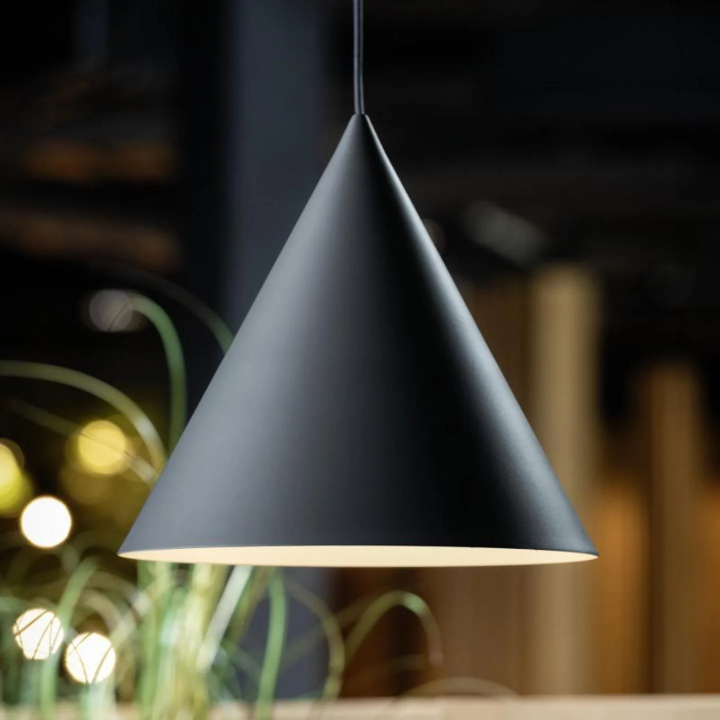 Magico 38 Pendelleuchte Matt Black/Gold - SLV - Wohnzimmer - Modern - Aluminium - Mit Schirm