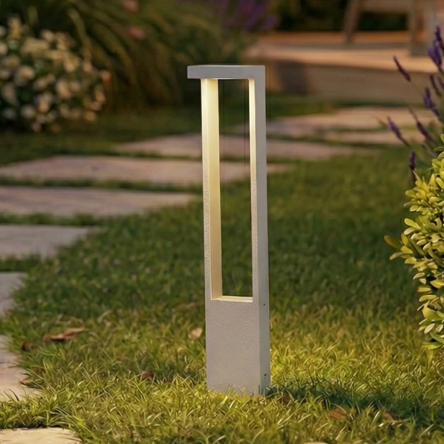 Lonete LED-Wegeleuchte, Höhe 65 cm, weiß, IP65 - Lindby - Terrasse - Modern - Aluminium - Eckig
