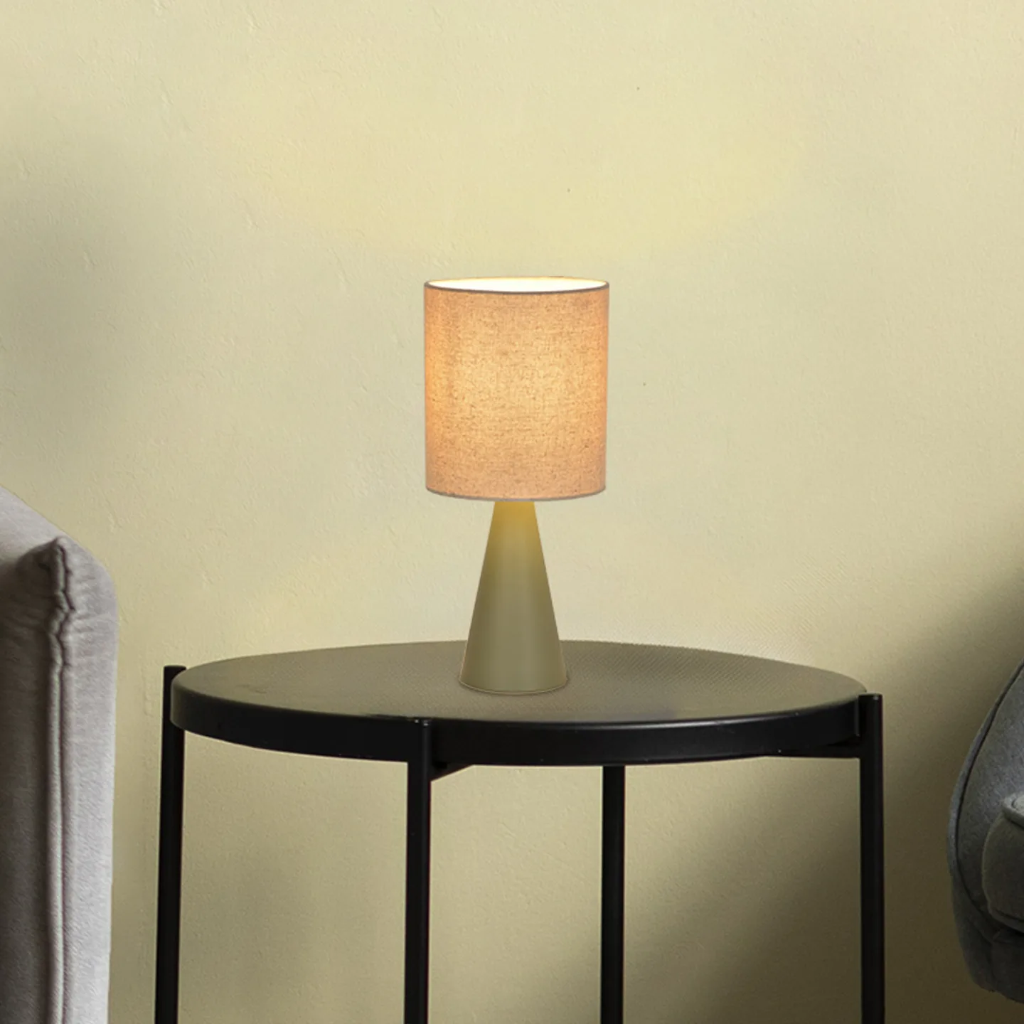 Sally bordlampe, lys mat/beige, højde 33 cm – COREP SAS - Stue - Moderne - Metal - Med skærm