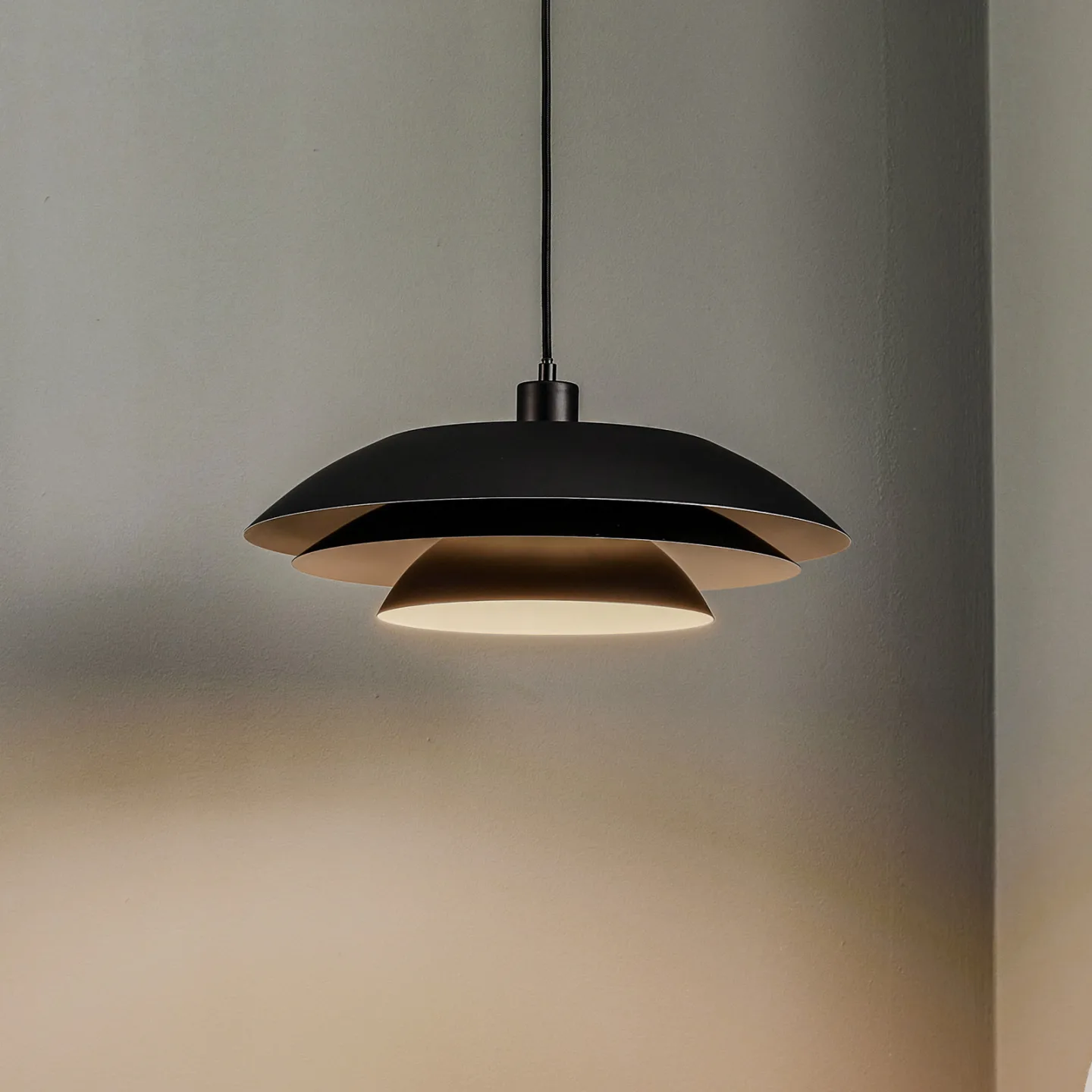 DL45 Pendelleuchte, schwarz matt - Dyberg Larsen - Wohnzimmer - Skandinavisch - Metall - Einflammig
