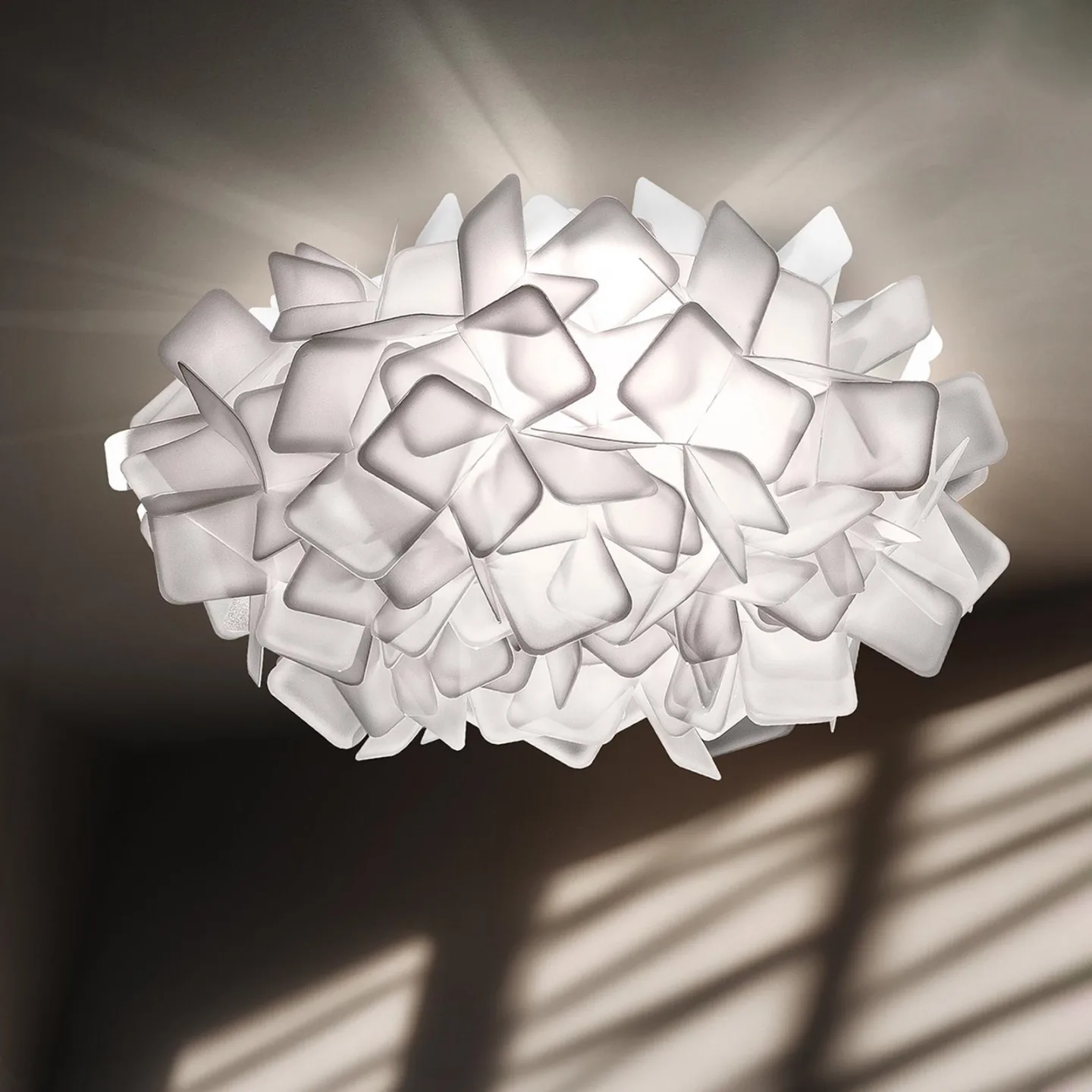Clizia Loftlampe M Hvid - SLAMP - Stue - Design - Plastik - Rund