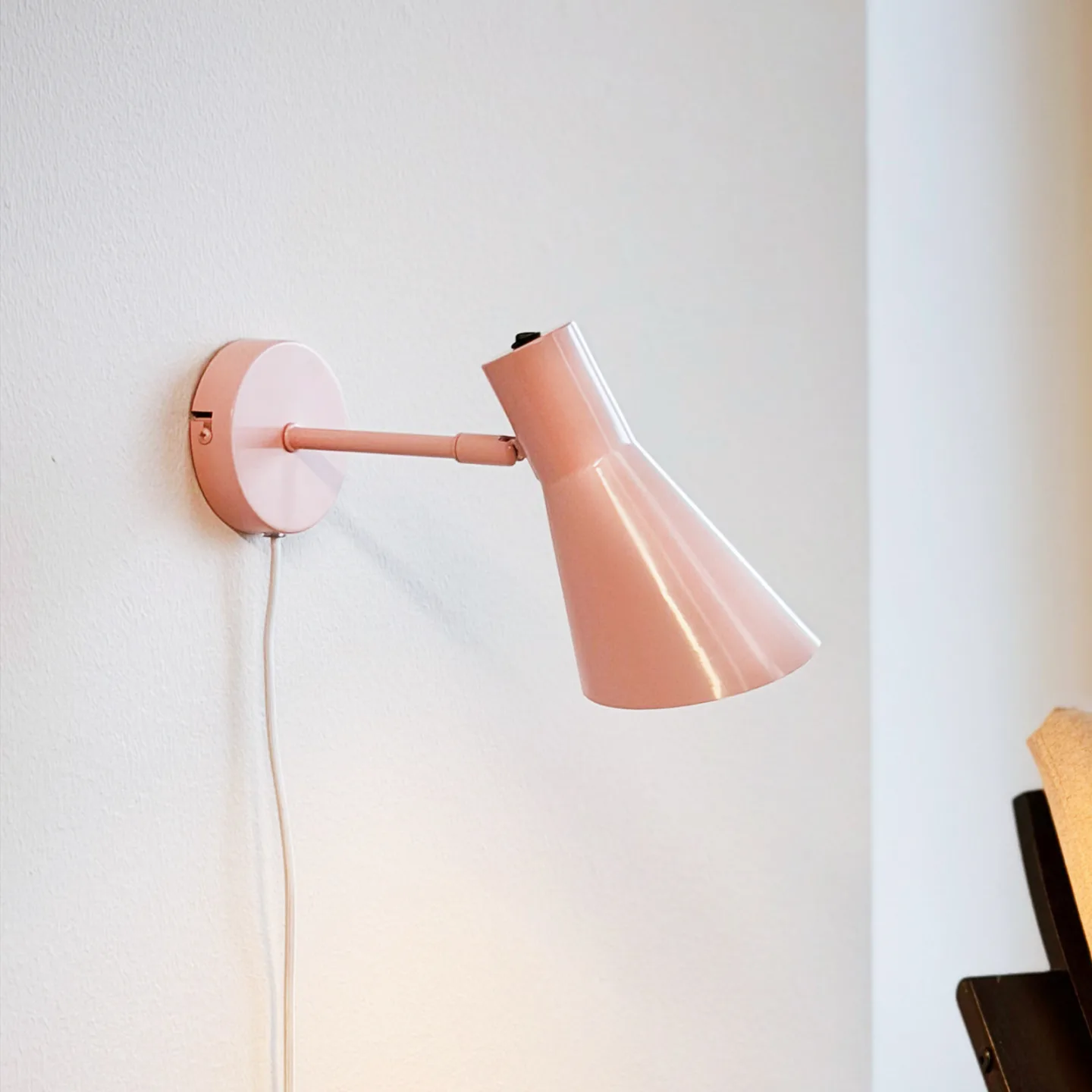 DL12 Wandleuchte, rosa, E27, Metall - Dyberg Larsen - Wohnzimmer - Skandinavisch - Rund