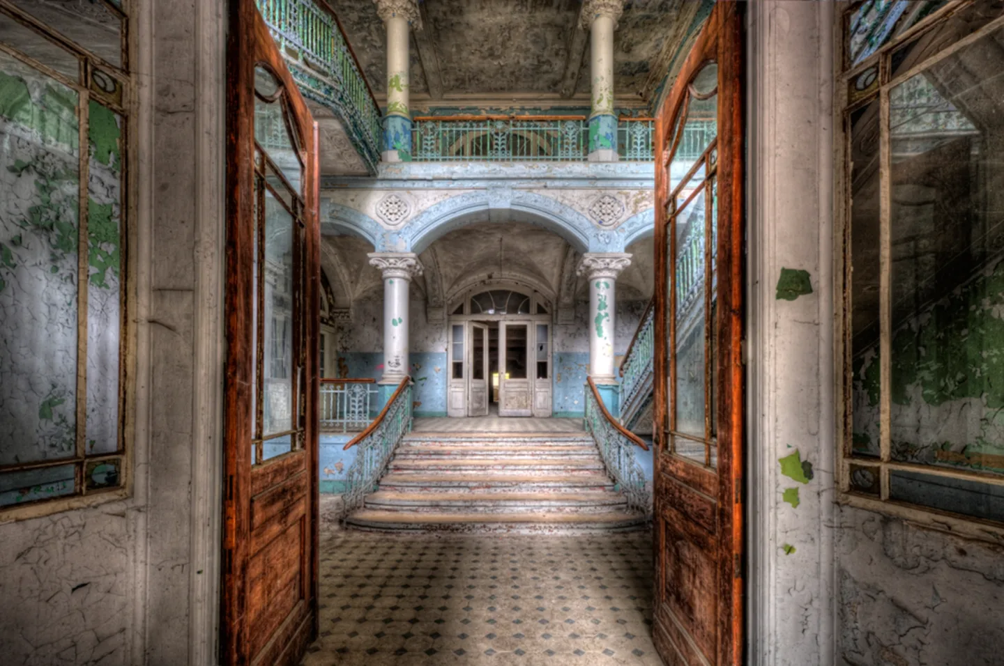 image LAND Alubild Lost Place Treppe 2 | Schubiger Möbel