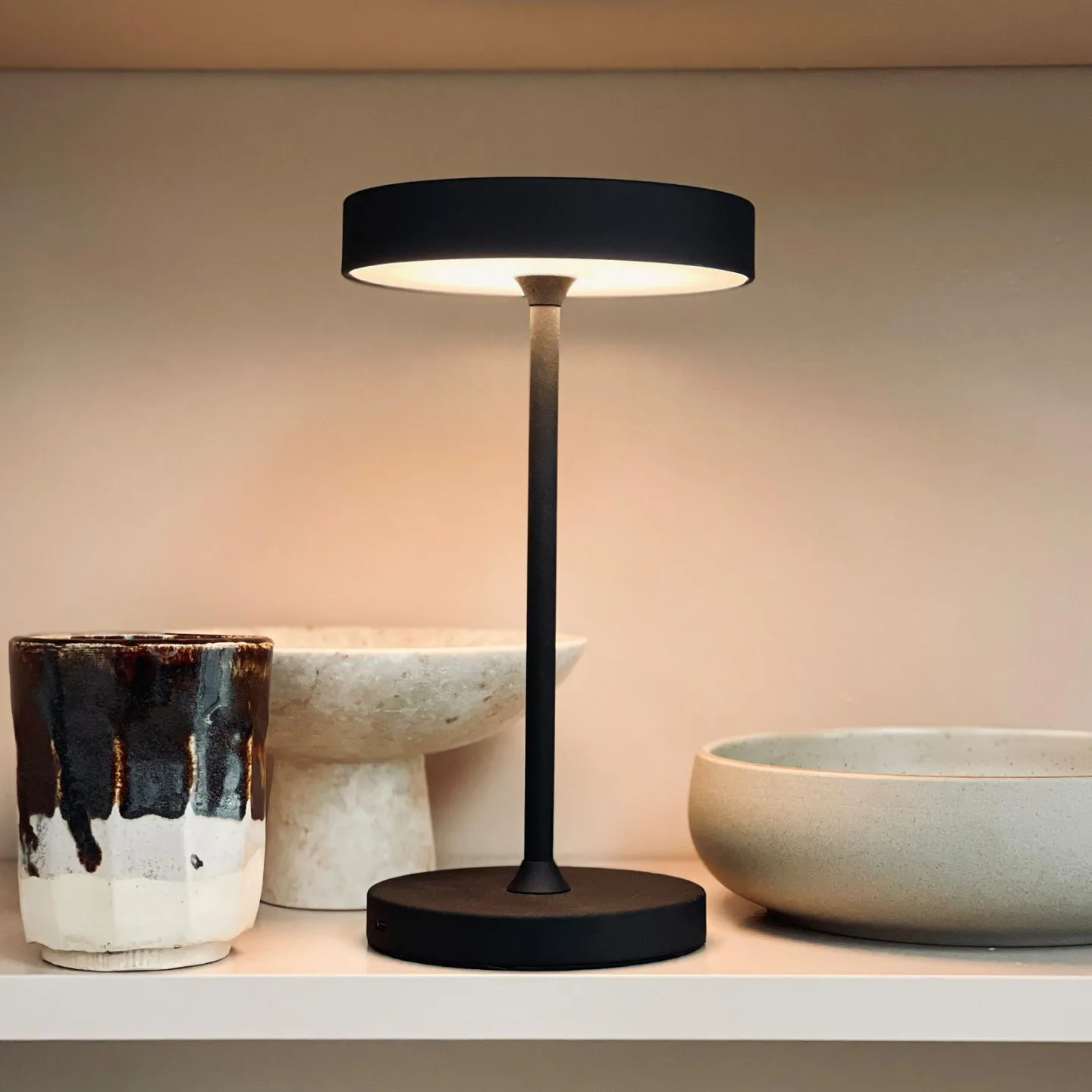 Starlight LED-bordlampe, højde 26 cm, metal - Dyberg Larsen - Stue - Design - Med skærm