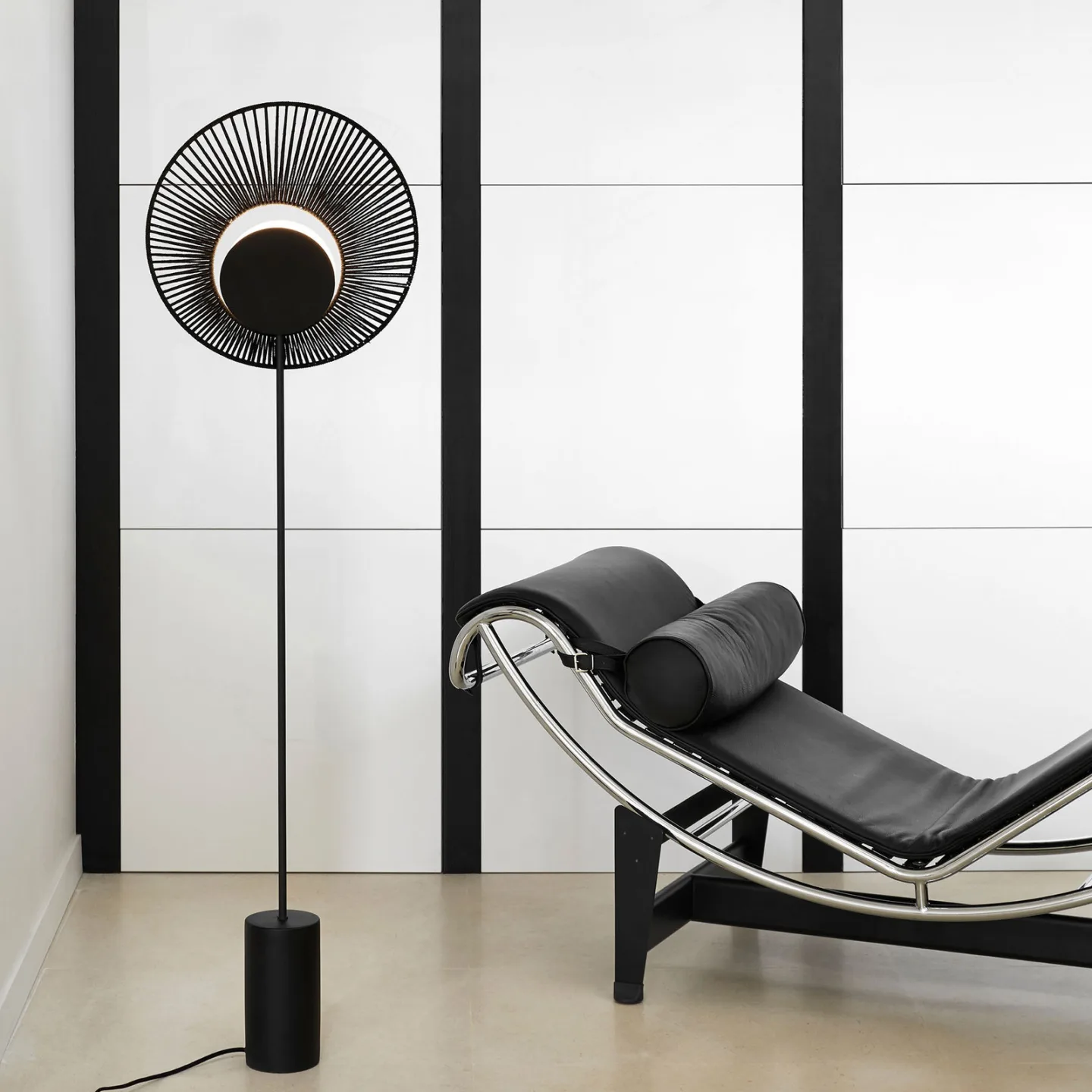 Oyster Stehleuchte Black - Forestier - Wohnzimmer - Design - Metall