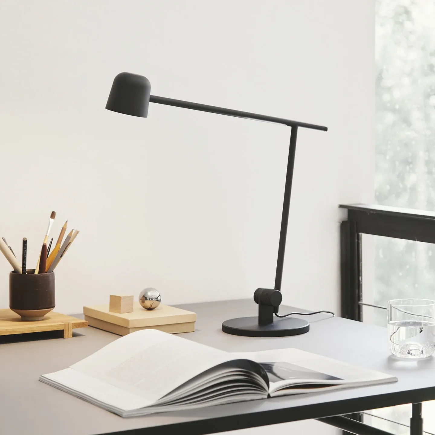 Satellite Bordlampe Matt Black - Frandsen - Arbeidsrom / kontor - Design - Metall - Med skjerm