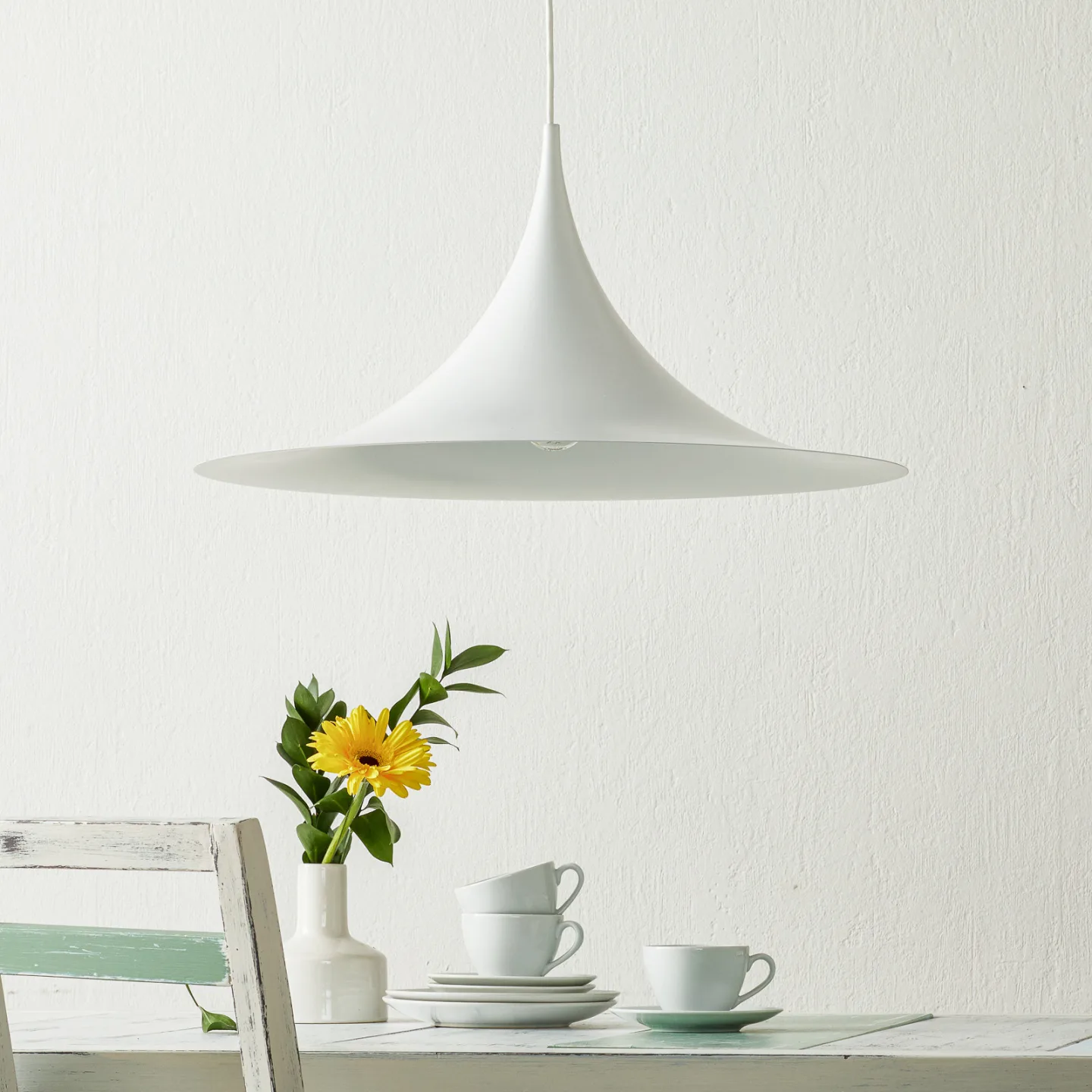 GUBI Semi pendel Ø60 cm White semi matt