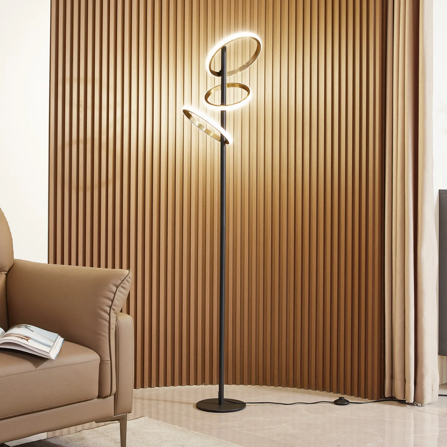 Madu LED Stehleuchte Schwarz/Gold/Weiß - Lucande - Schlafzimmer - Modern - Kunststoff - Mehrflammig