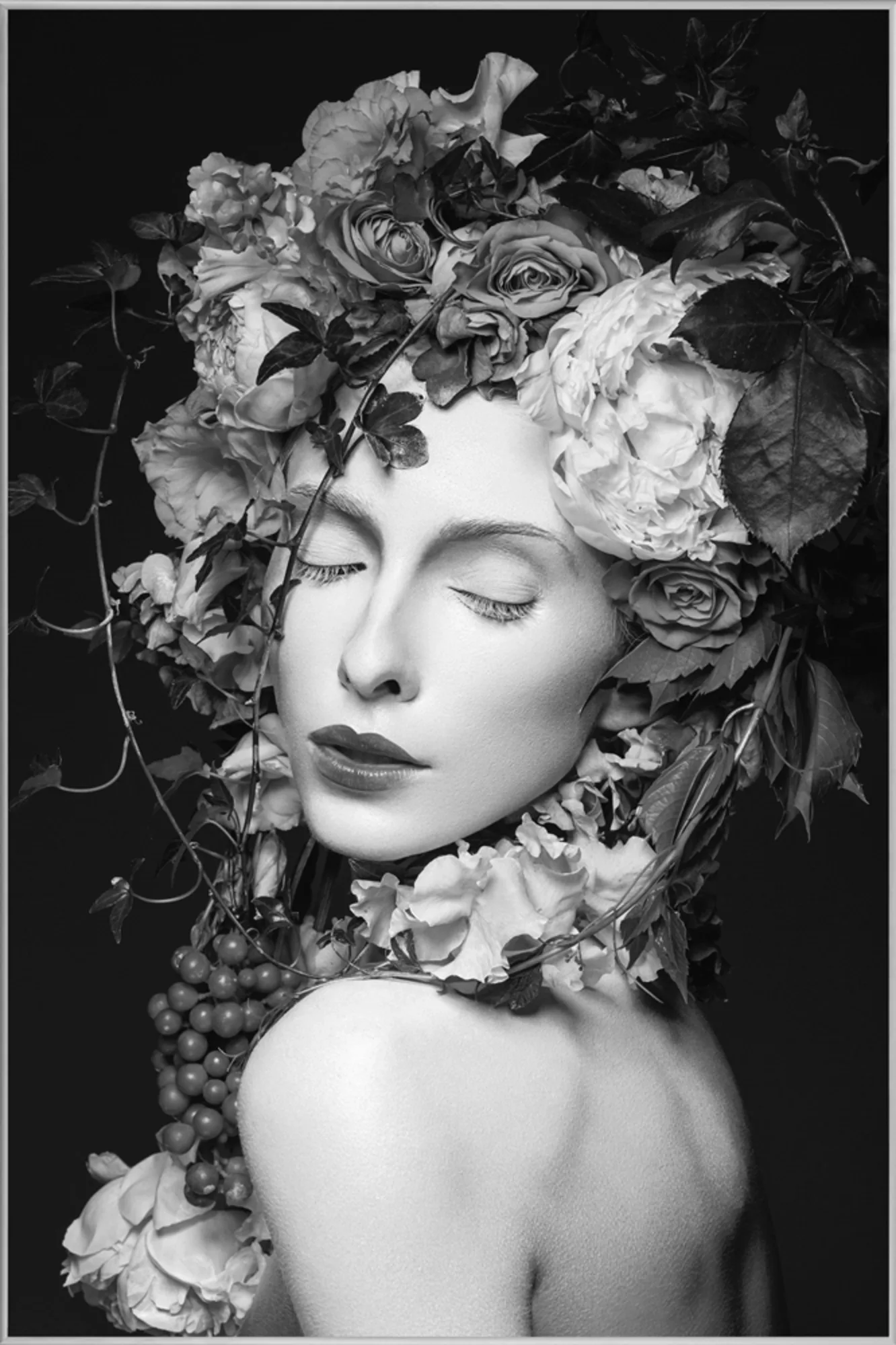 image LAND Bild mit Rahmen Hübsche Frau mit Blumen | Schubiger Möbel