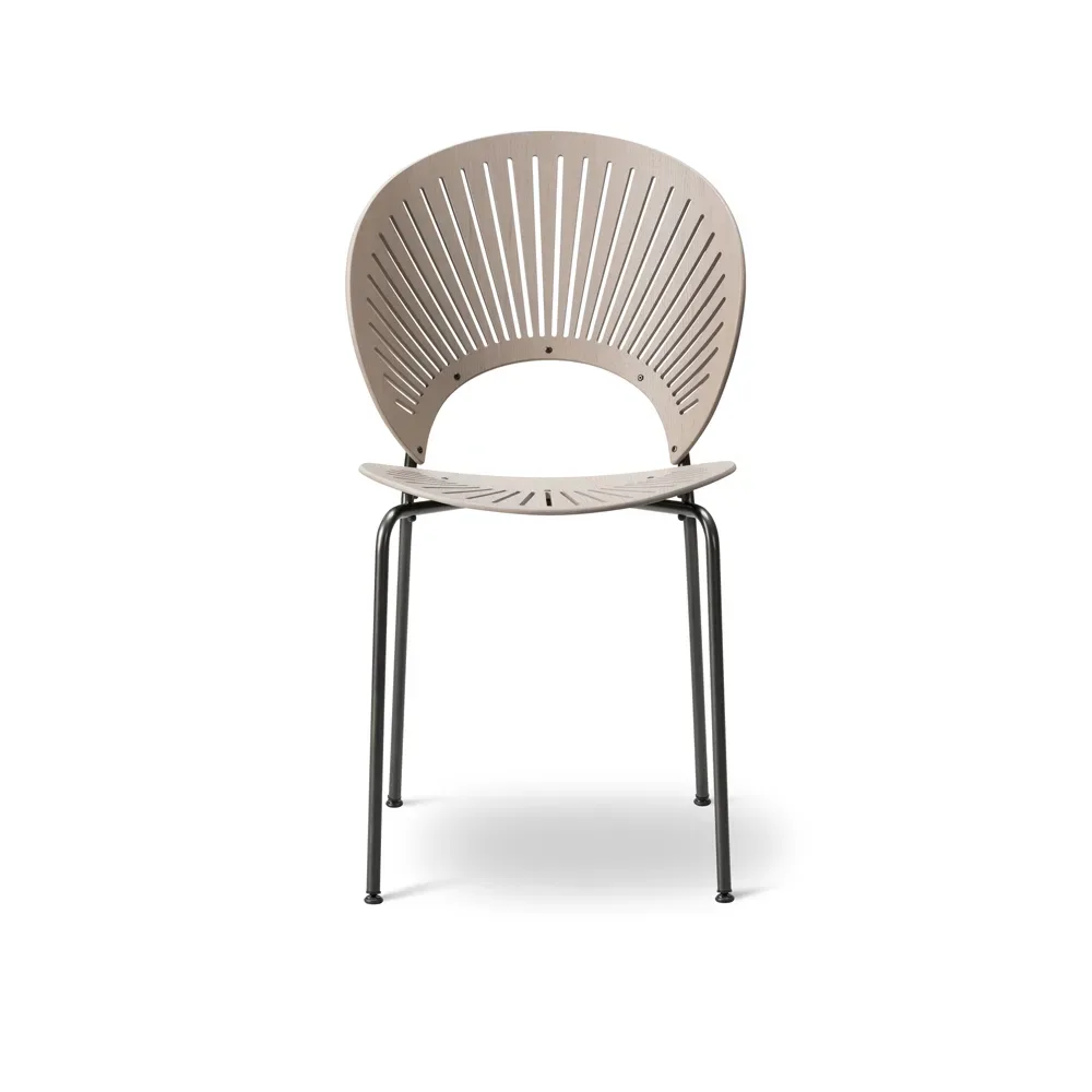 Fredericia Furniture Trinidad 3398 stol Betsad ljusgrå ek-flint