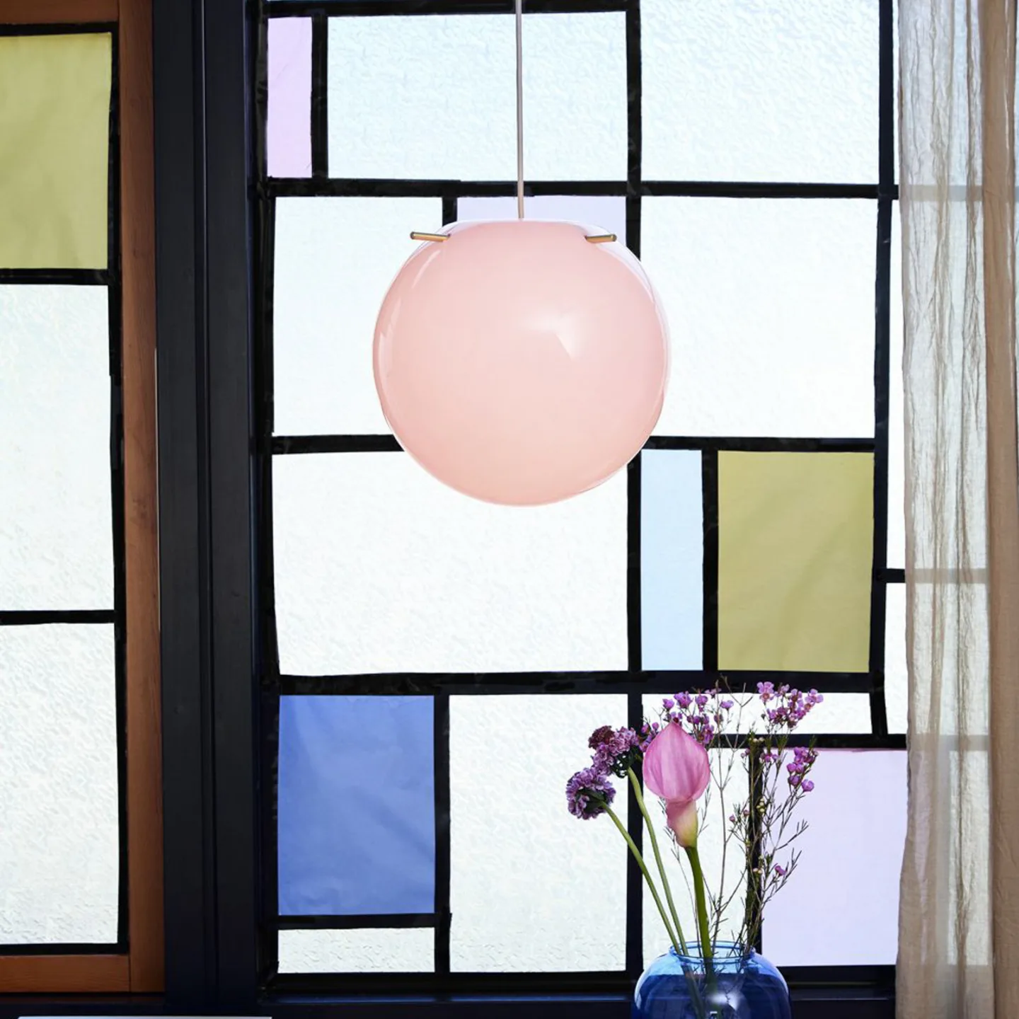 Koi pendellampe Ø32 Opal Rose/Messing - FRANDSEN - Stue - Design - Glas - Med én lyskilde