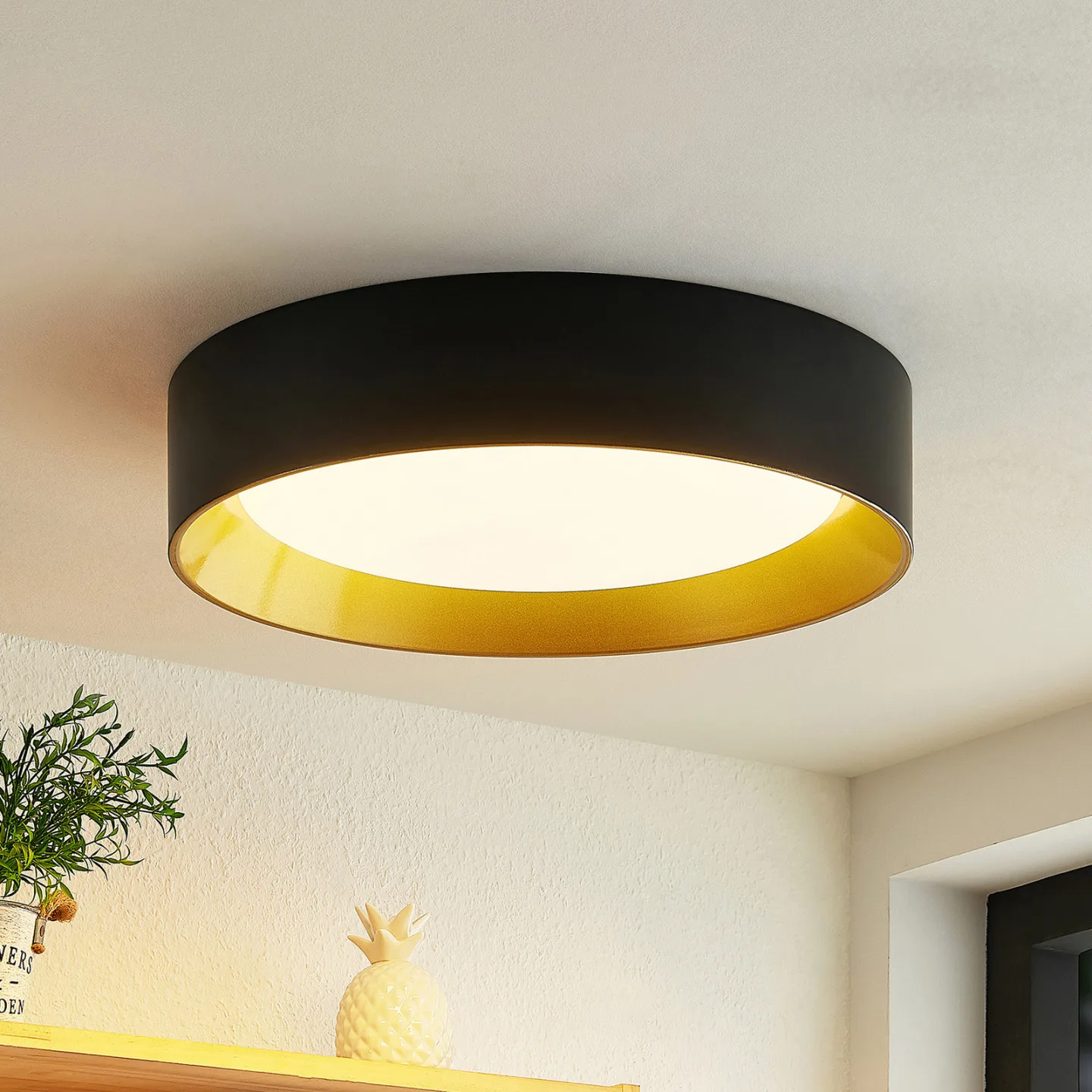 Kambia LED Deckenleuchte Ø45 Black/Gold - Lindby - Wohnzimmer - Modern - Aluminium - Rund