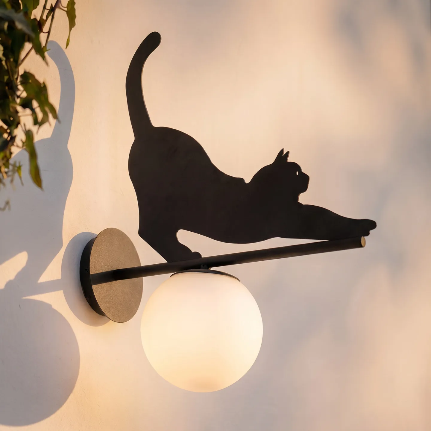 Lintu Außenwandleuchte, schwarz, IP44, Metall, Katze - Lindby Katti Cat - Balkon - Landhaus / Rustikal - Einflammig