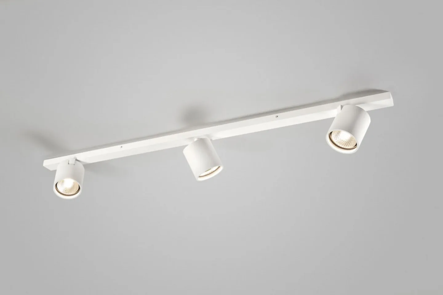 Focus LED Taklampe L90 3000K Hvit - LIGHT-POINT - Stue - Aluminium